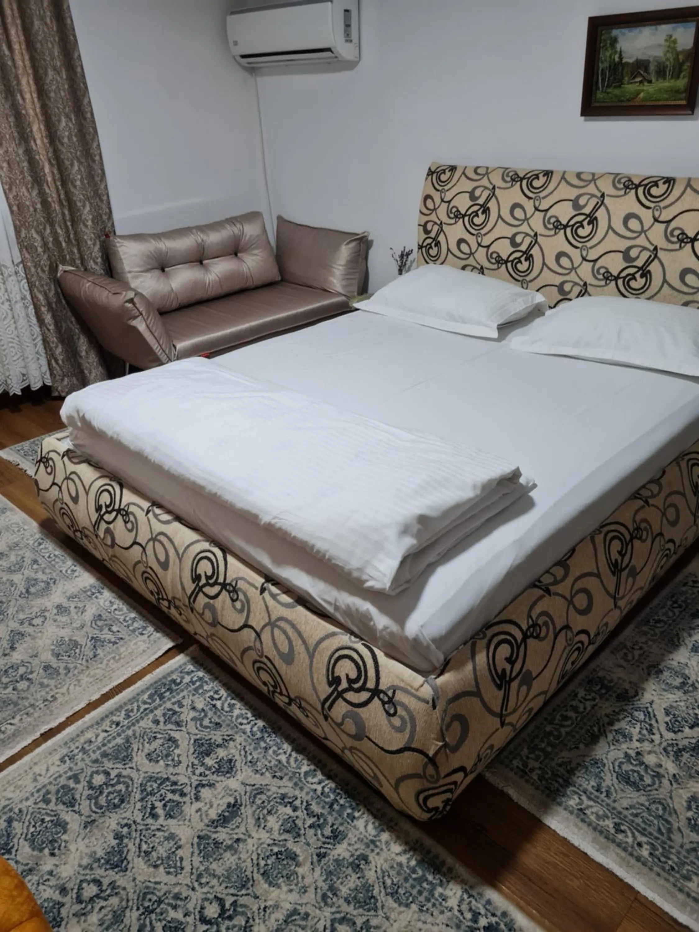Bed in Pensiunea Clasic