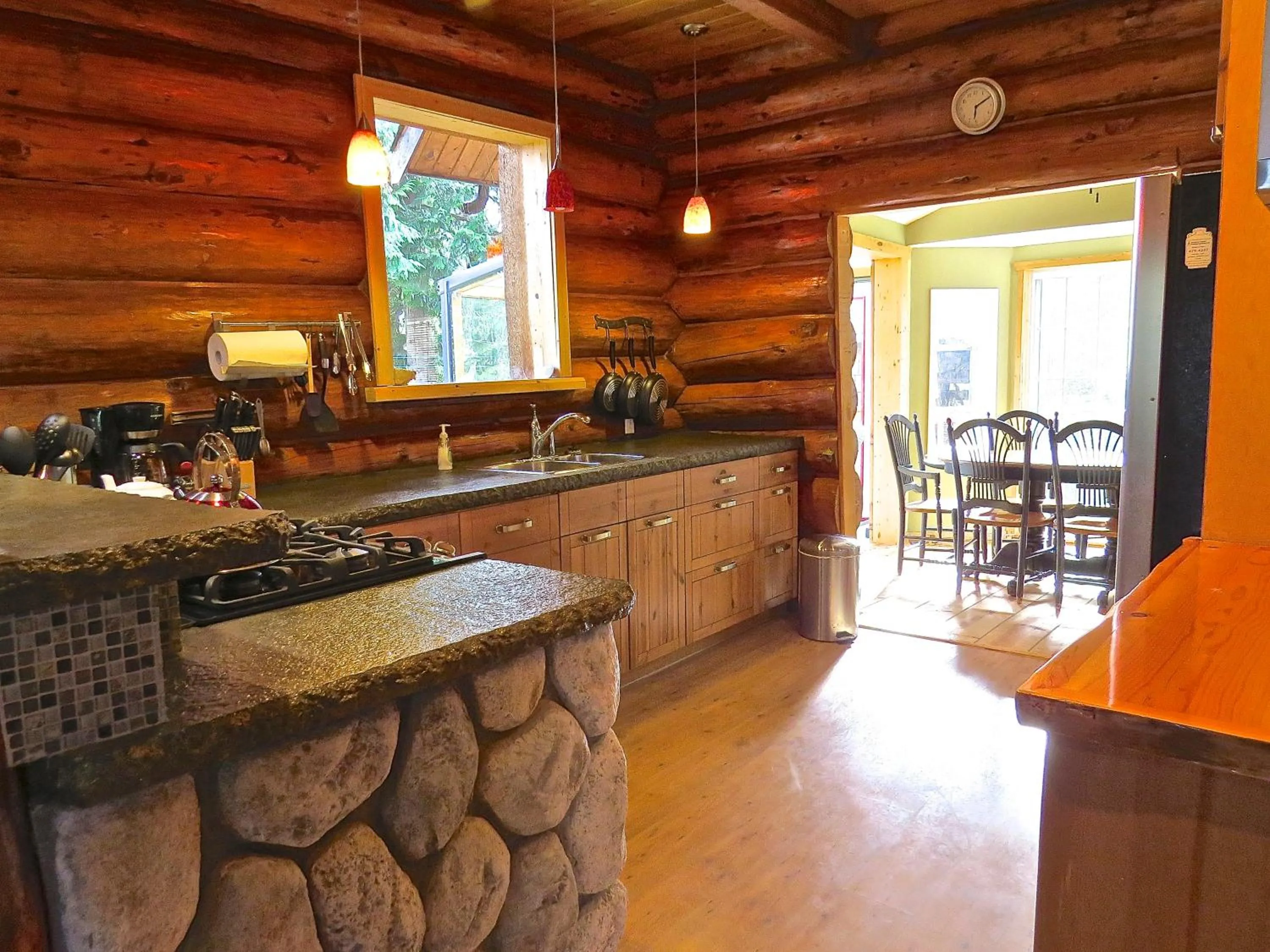 Kitchen or kitchenette in Handsome Dan's at Otter Point