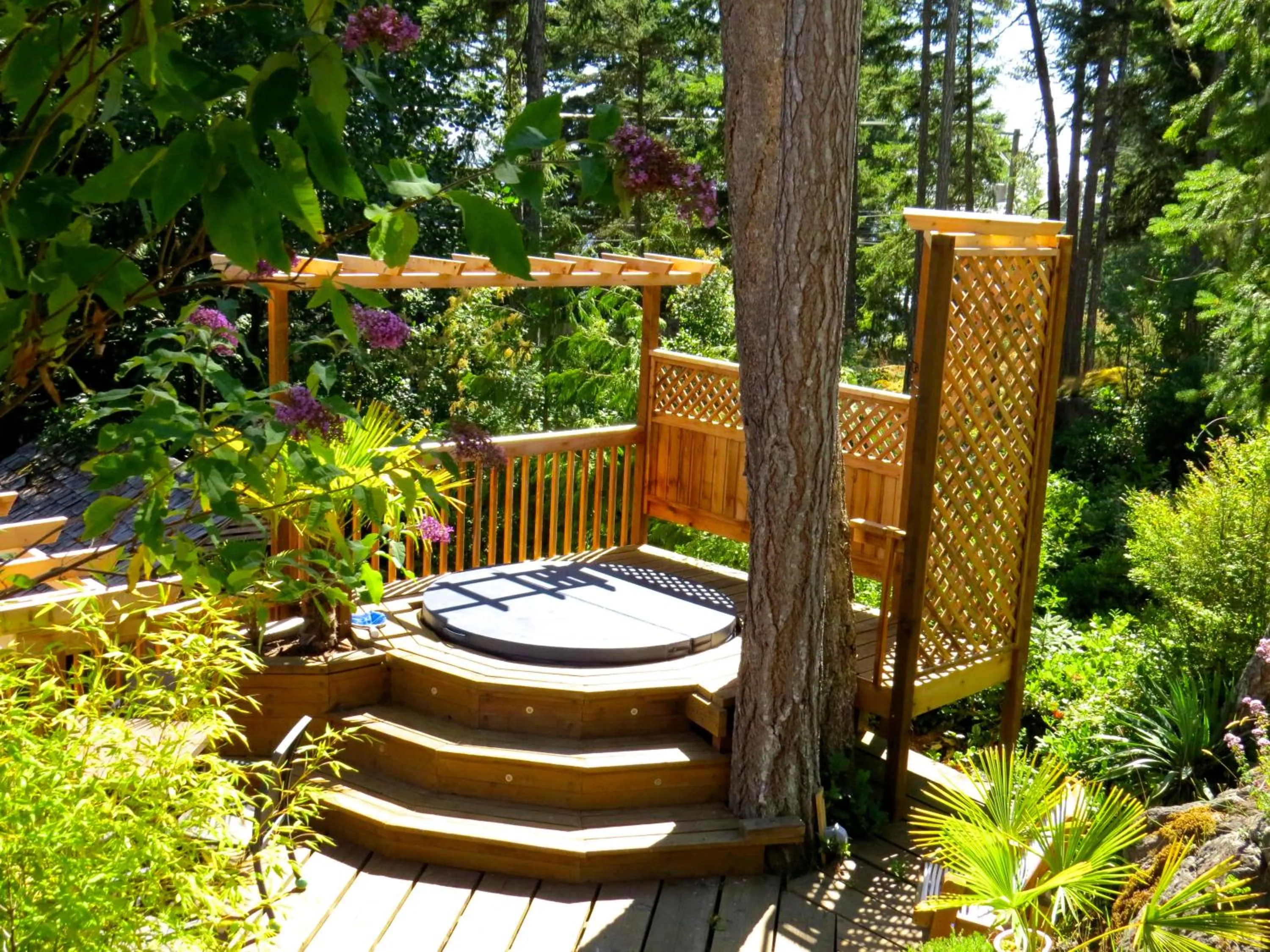 Patio in Handsome Dan's at Otter Point