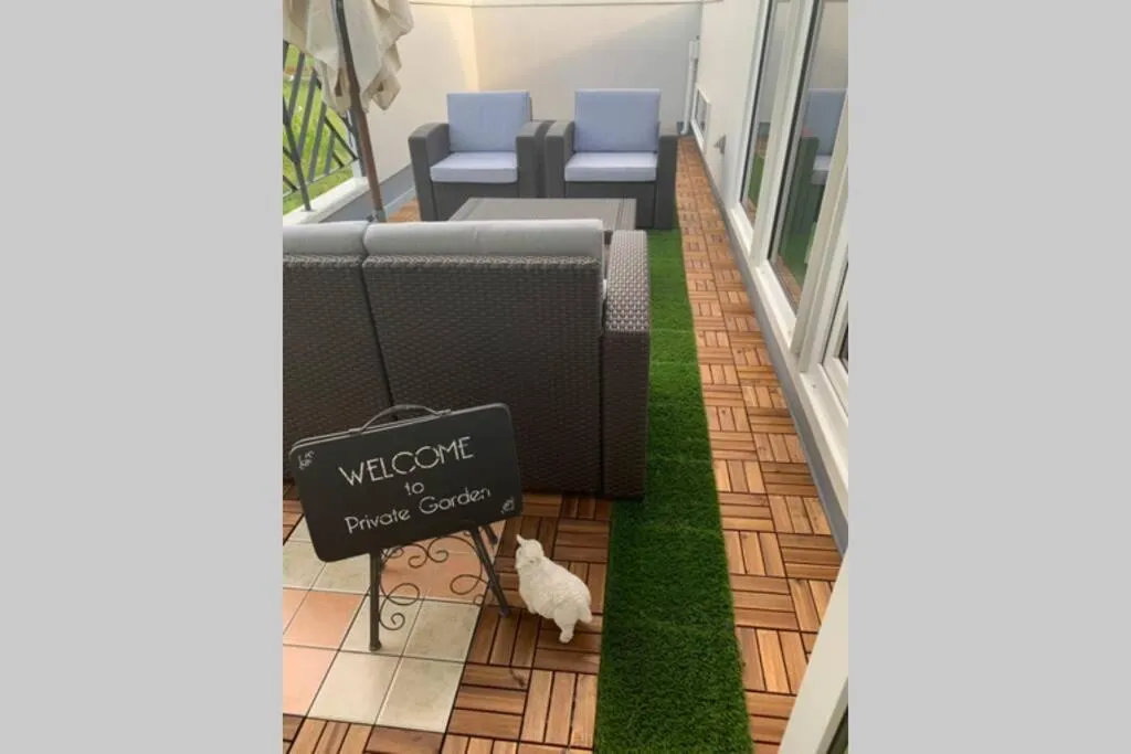 Bed in Antiques Inuyama -アンティークス犬山-