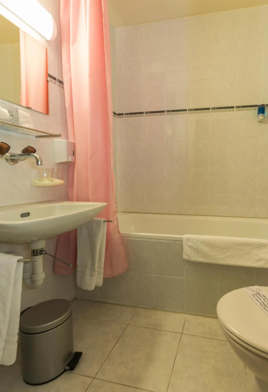 Bathroom in Metropol