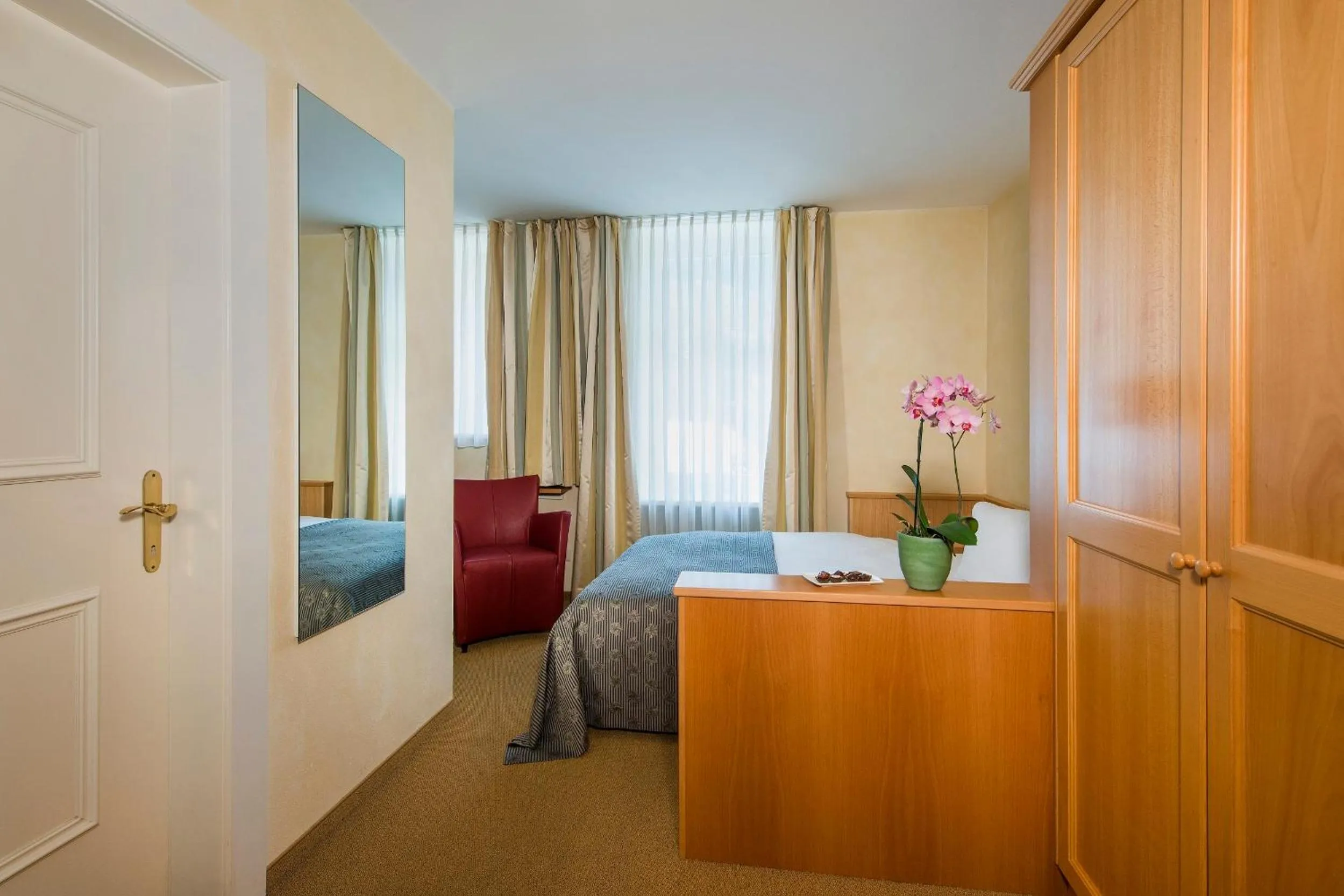 Bedroom, Bed in Cresta Palace Celerina St Moritz Ski In and Ski Out