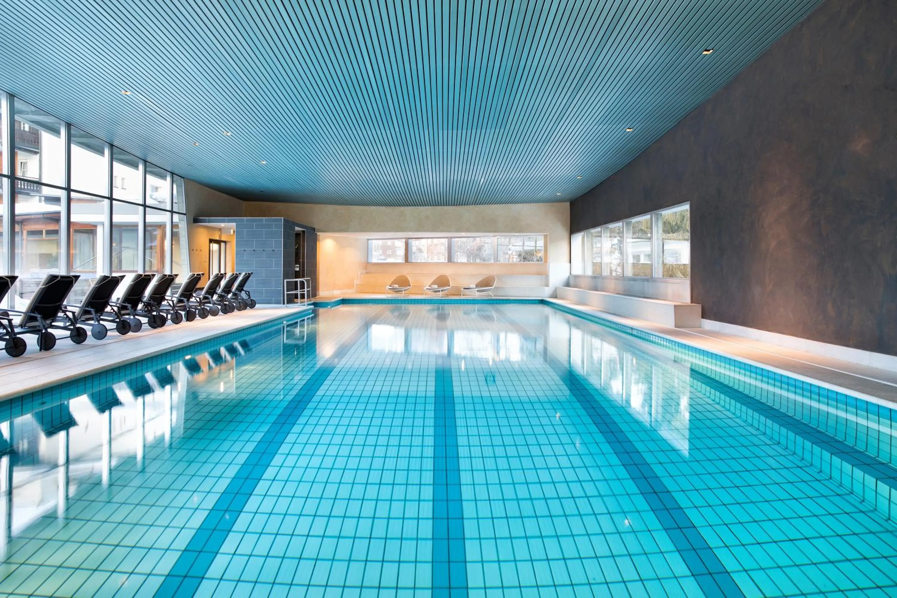 Swimming pool in Hotel Adula