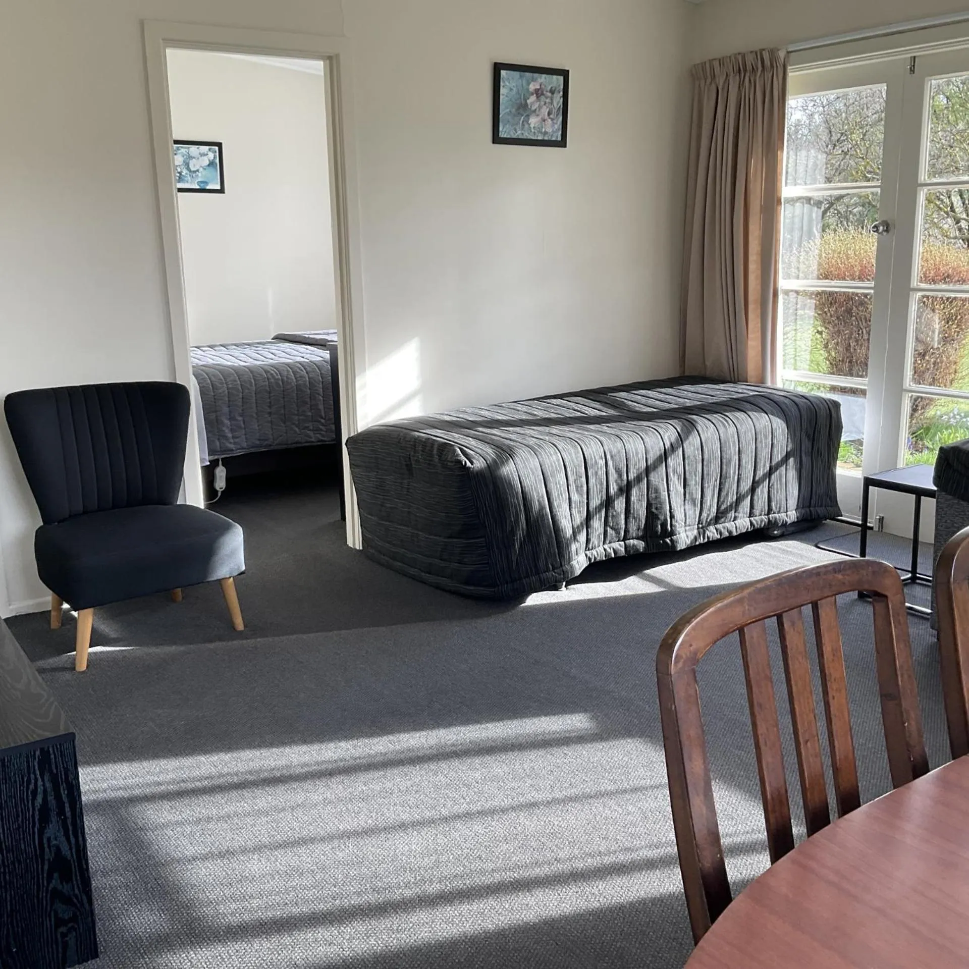 Bed in Alexandra Garden Court Motel