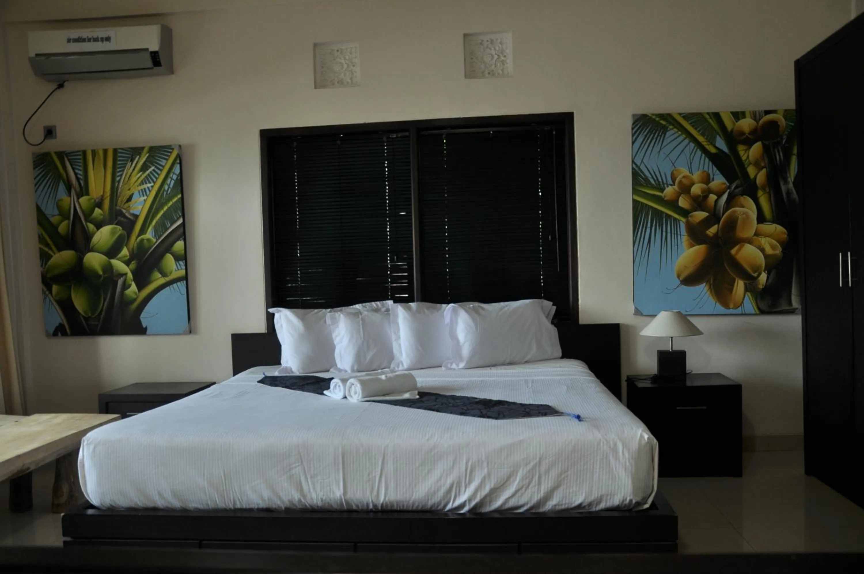 Photo of the whole room, Bed in Crystal Beach Bali