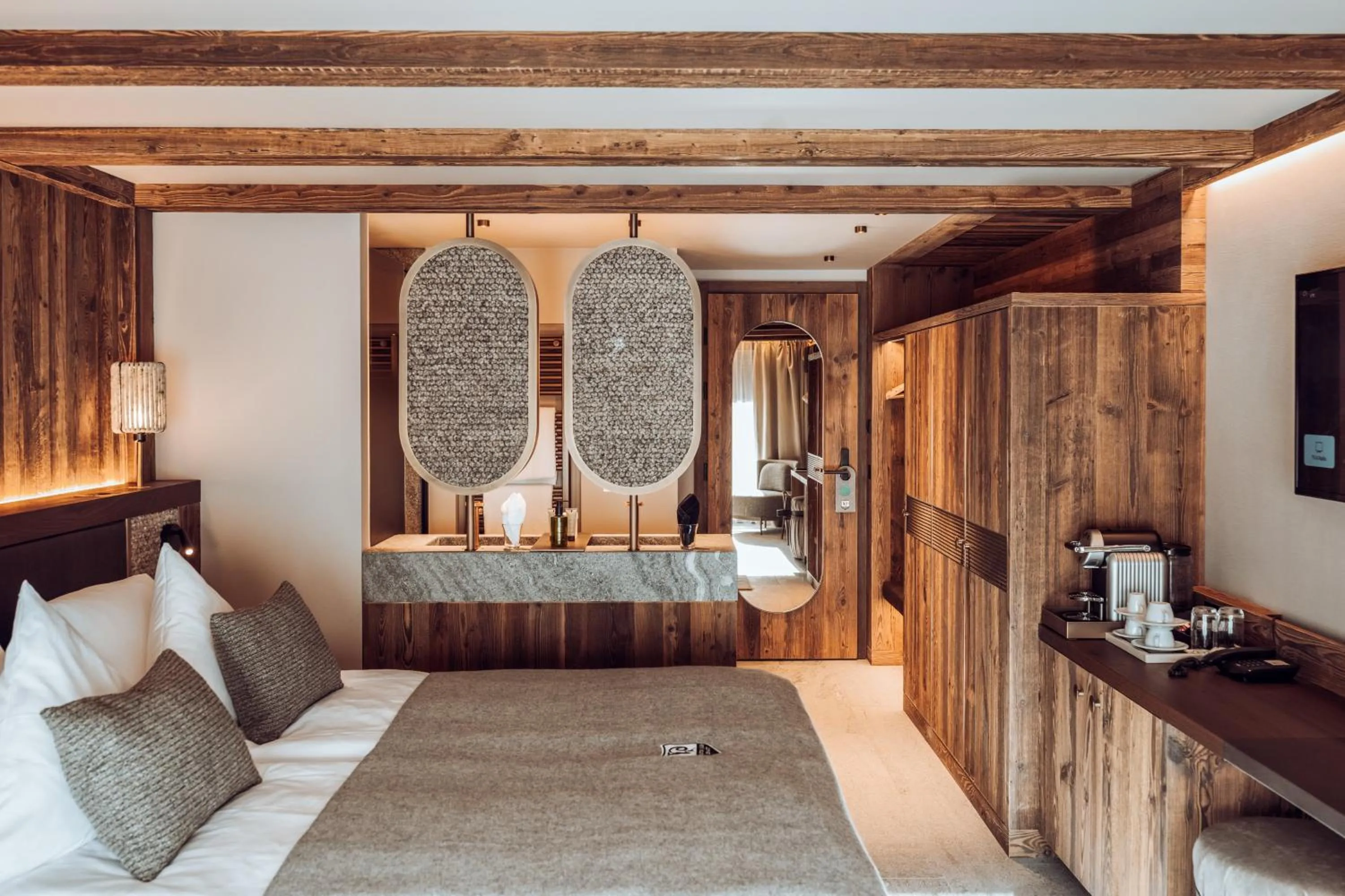 Bedroom, Bed in Wellness Hotel Alpenhof