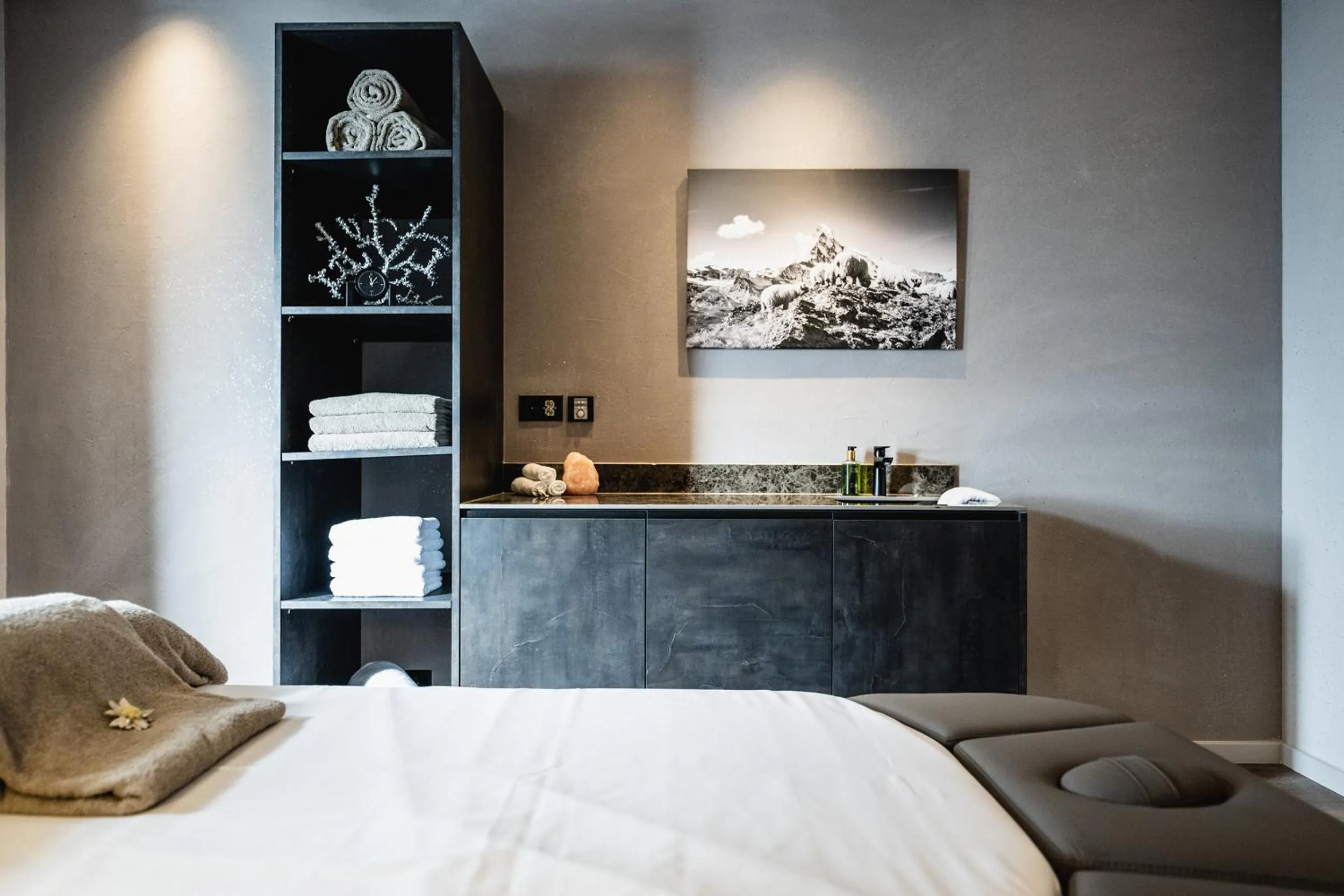 Massage, Bed in Wellness Hotel Alpenhof