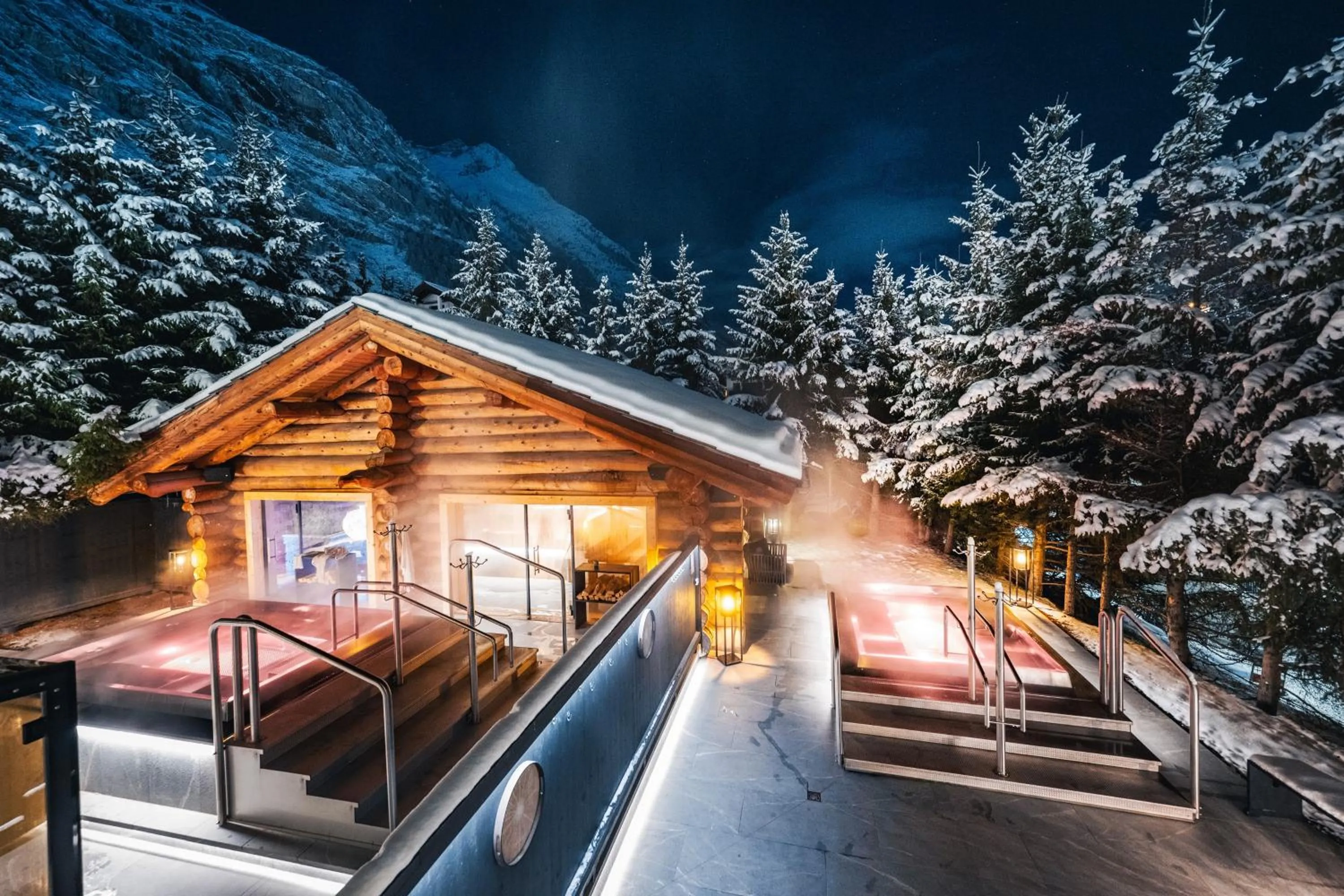 Hot Tub in Wellness Hotel Alpenhof