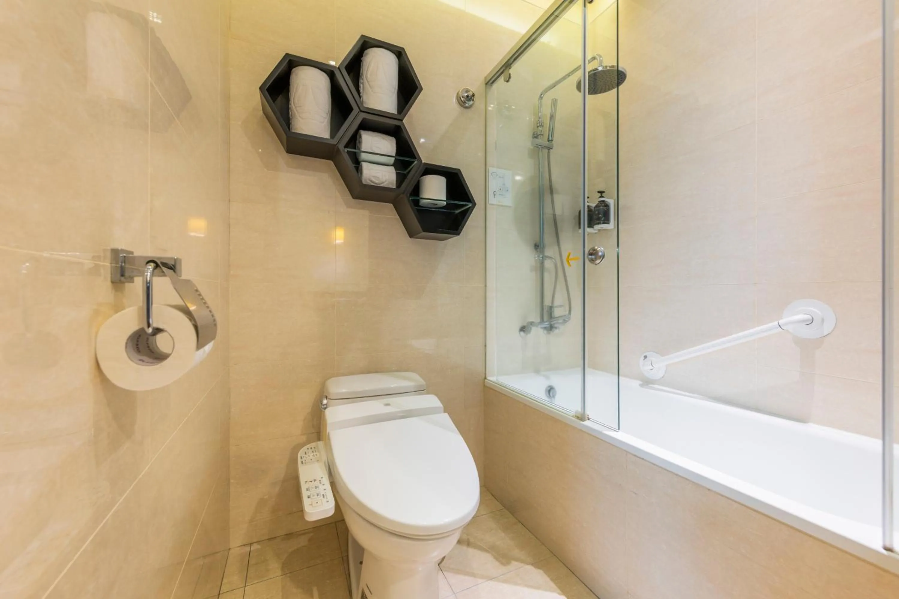 Superior Twin Room in Bee House by Cosmos Creation - Taipei Main Station