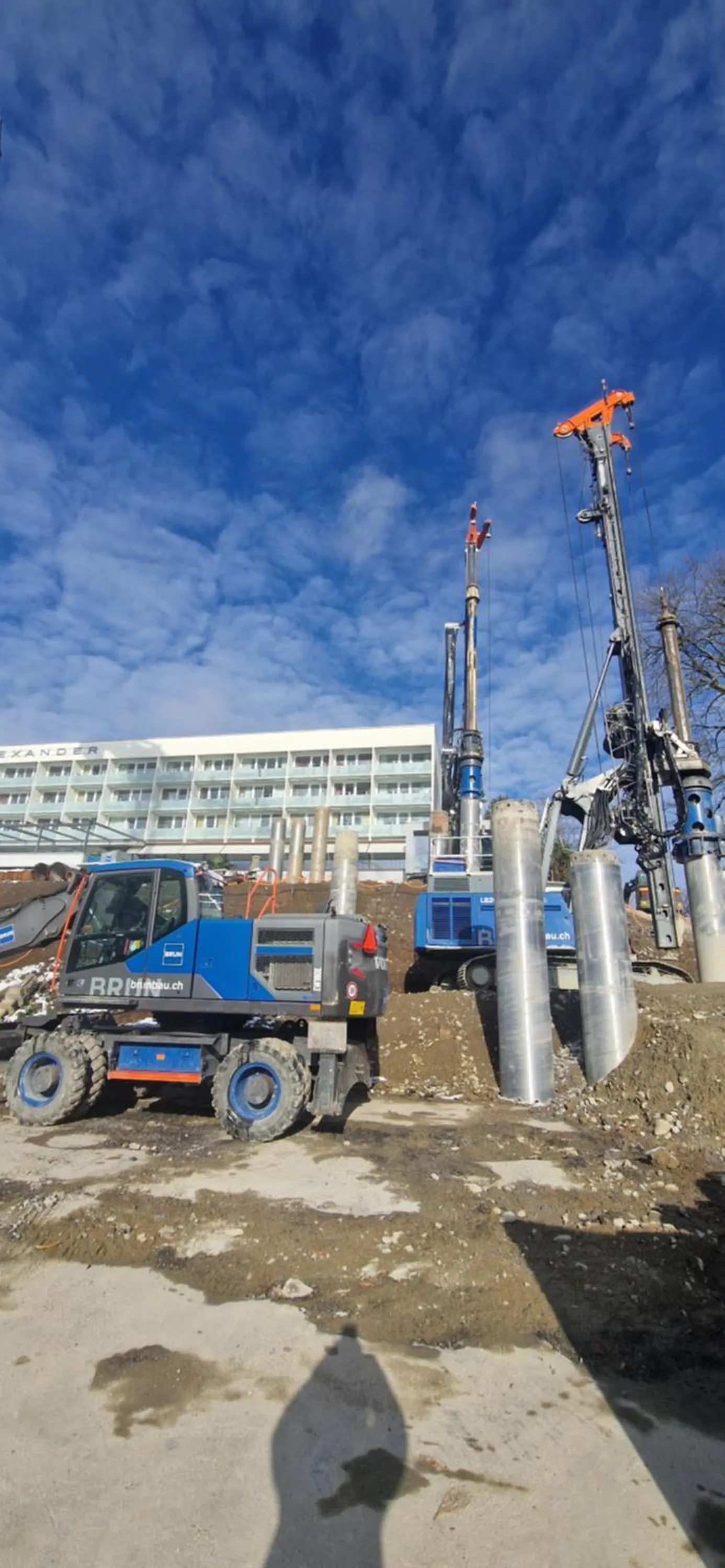 Property building in Hotel Alexander