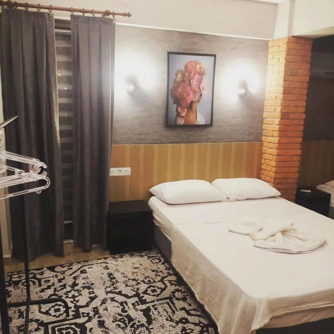 Bed in Akdeniz apart hotel