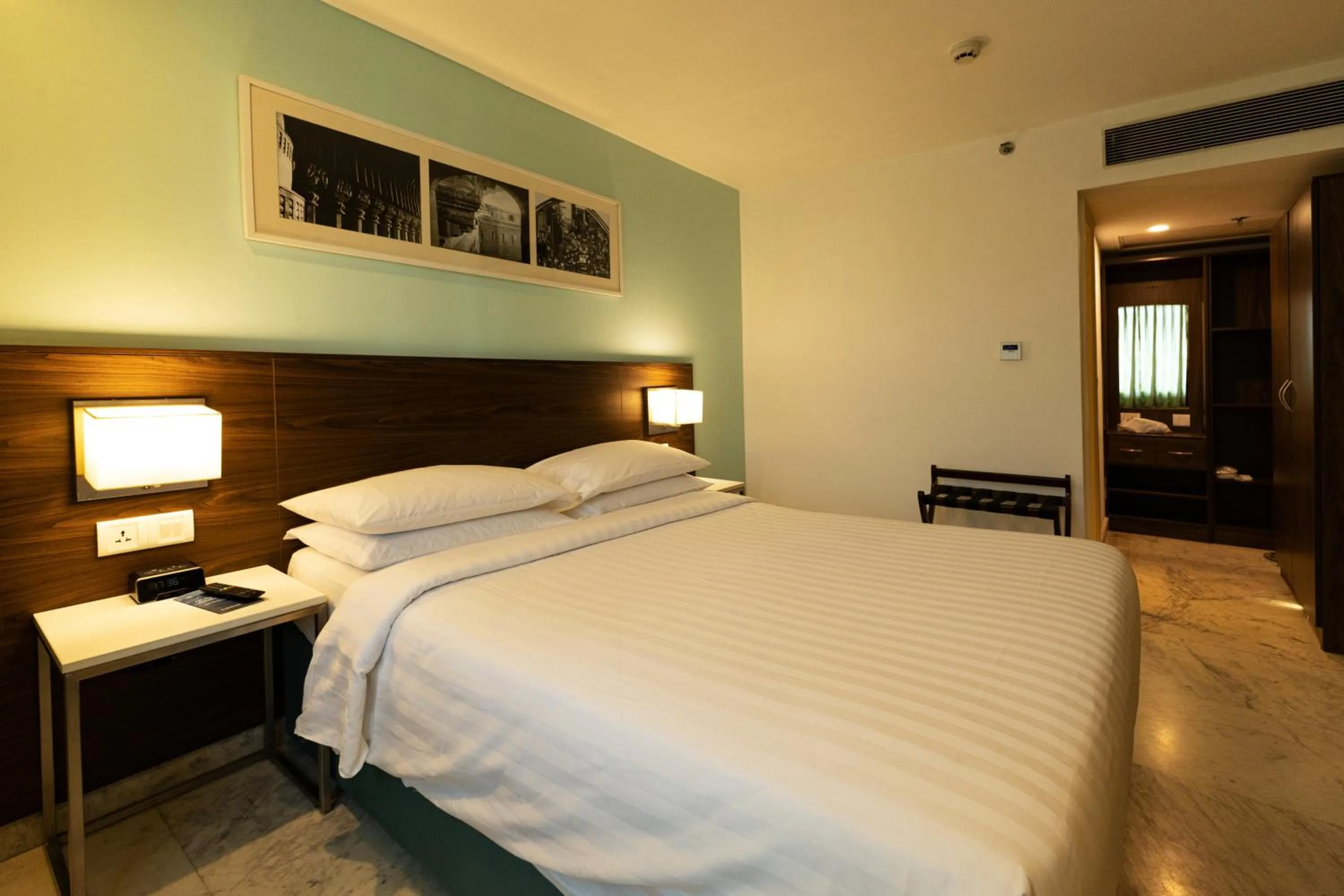 Bedroom, Bed in Fairfield by Marriott Pune Kharadi