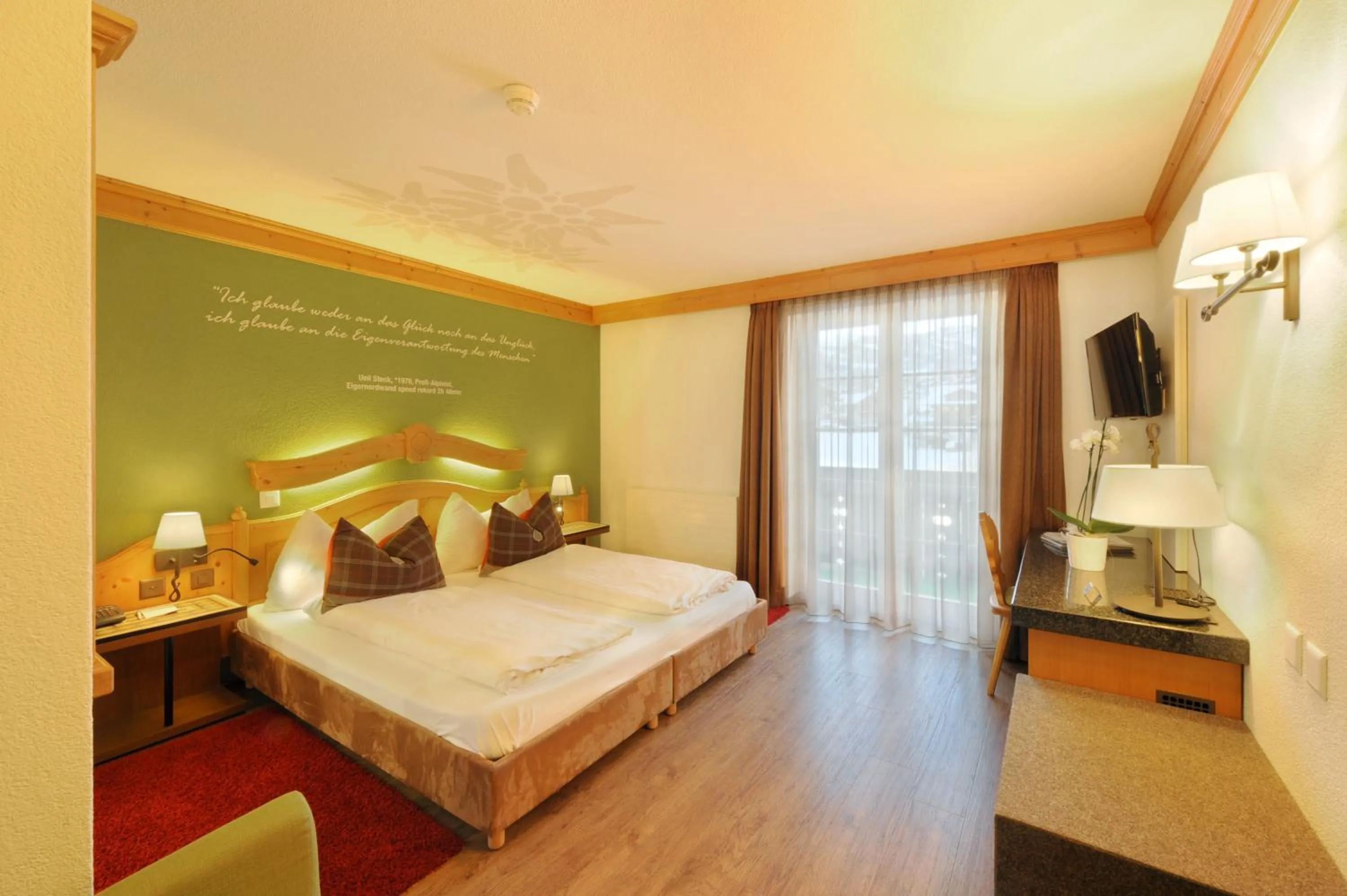 Double Room Eiger Superior - single occupancy in Hotel Kirchbühl Superior