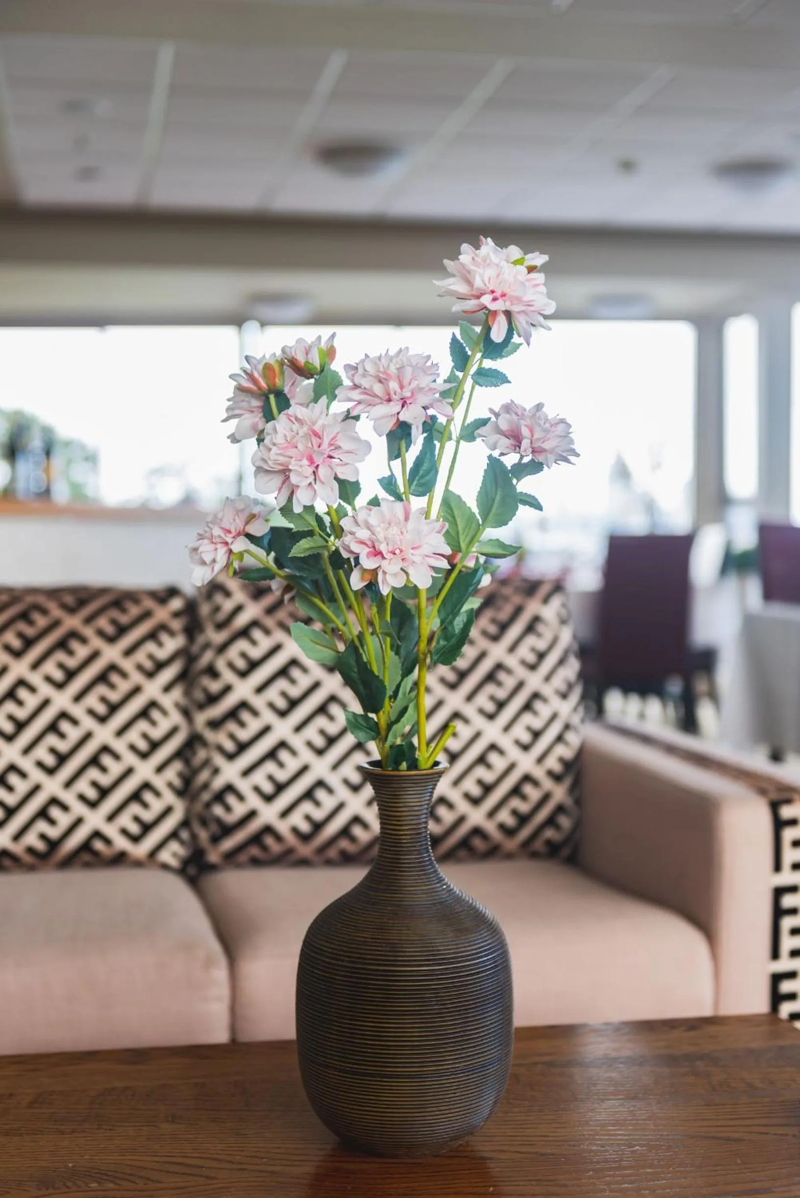 Lounge or bar in Ocean Breeze Hotel