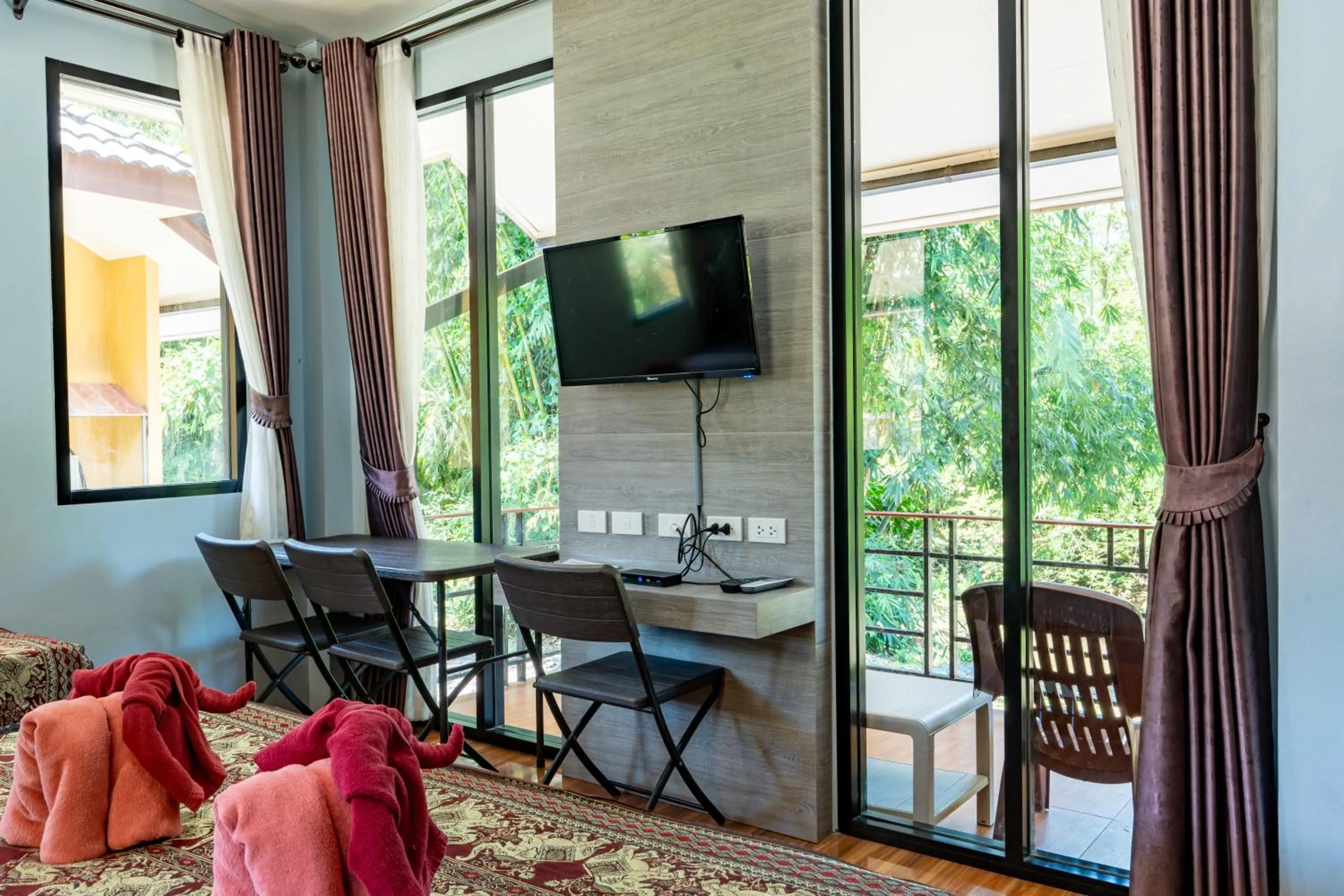 Khaosok Rainforest Resort