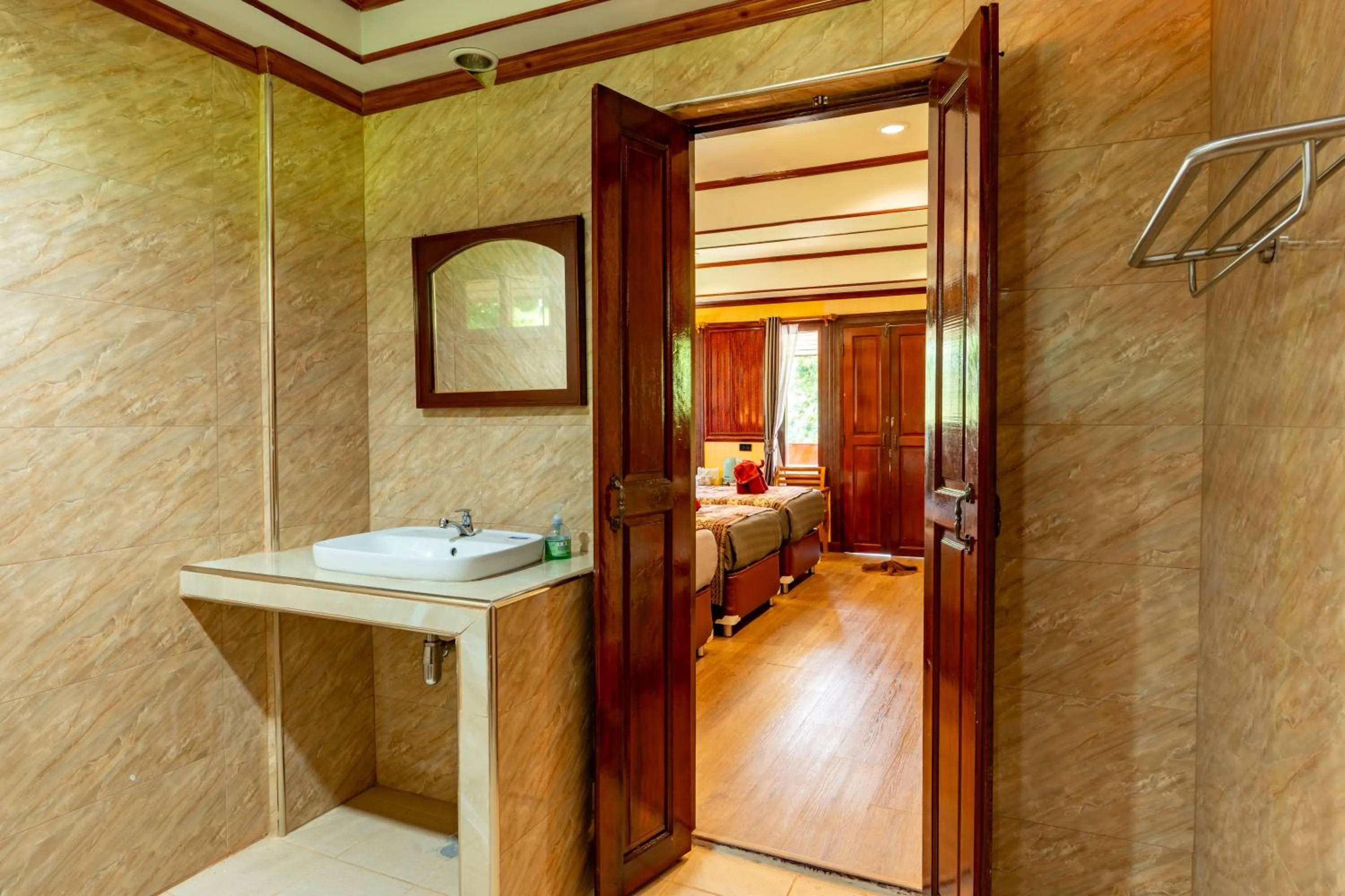 Khaosok Rainforest Resort