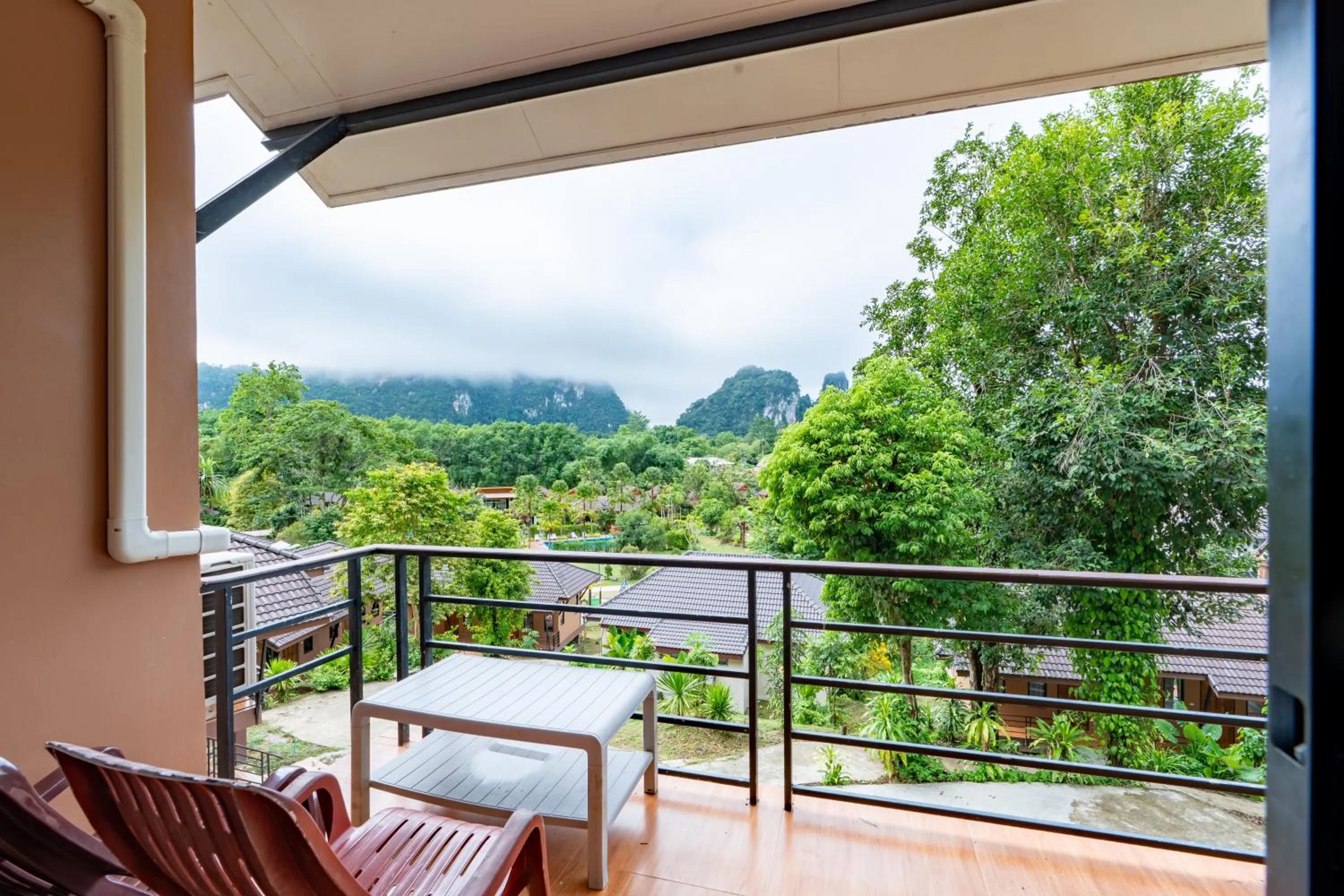 Khaosok Rainforest Resort