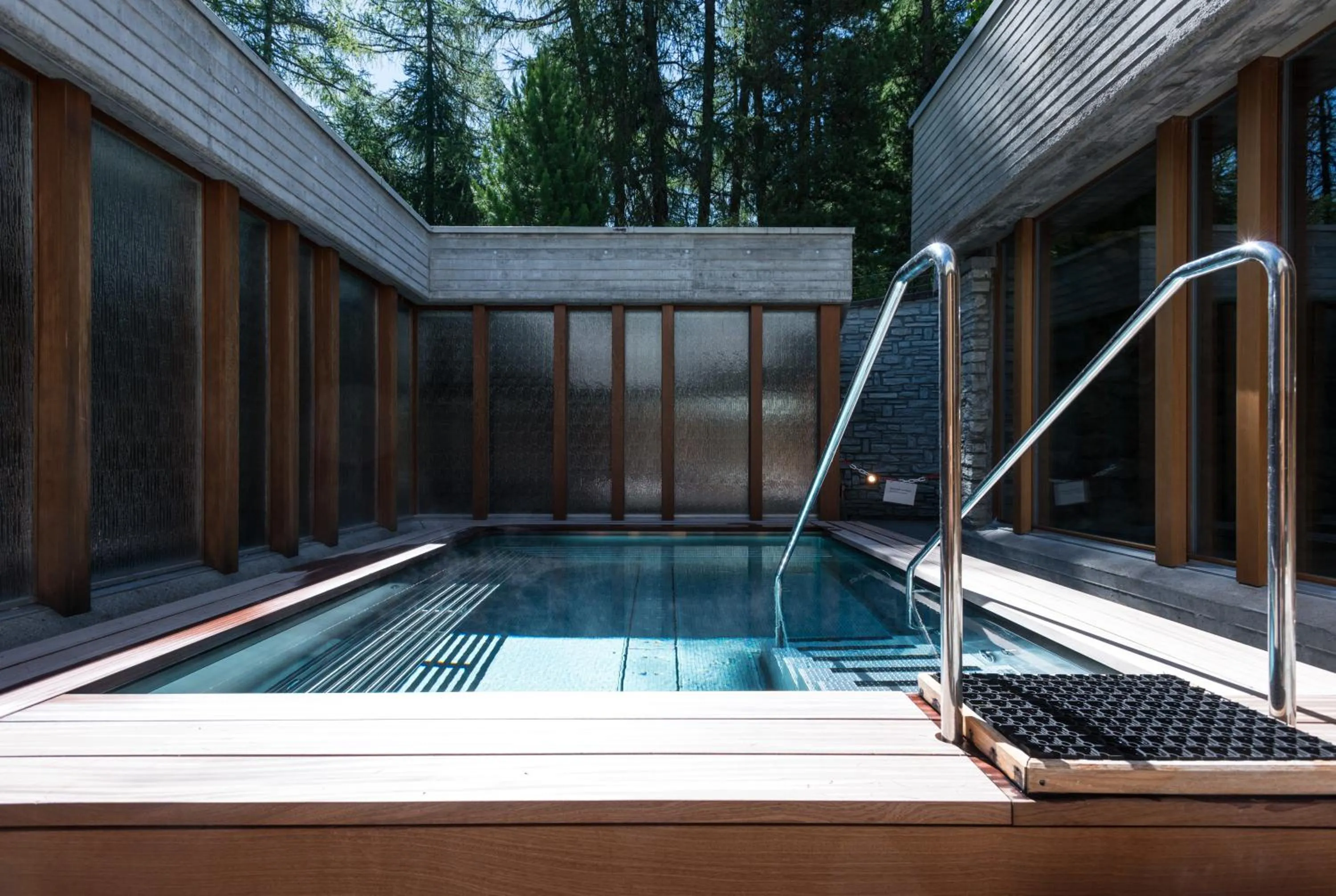 Swimming pool in Hotel Waldhaus Sils