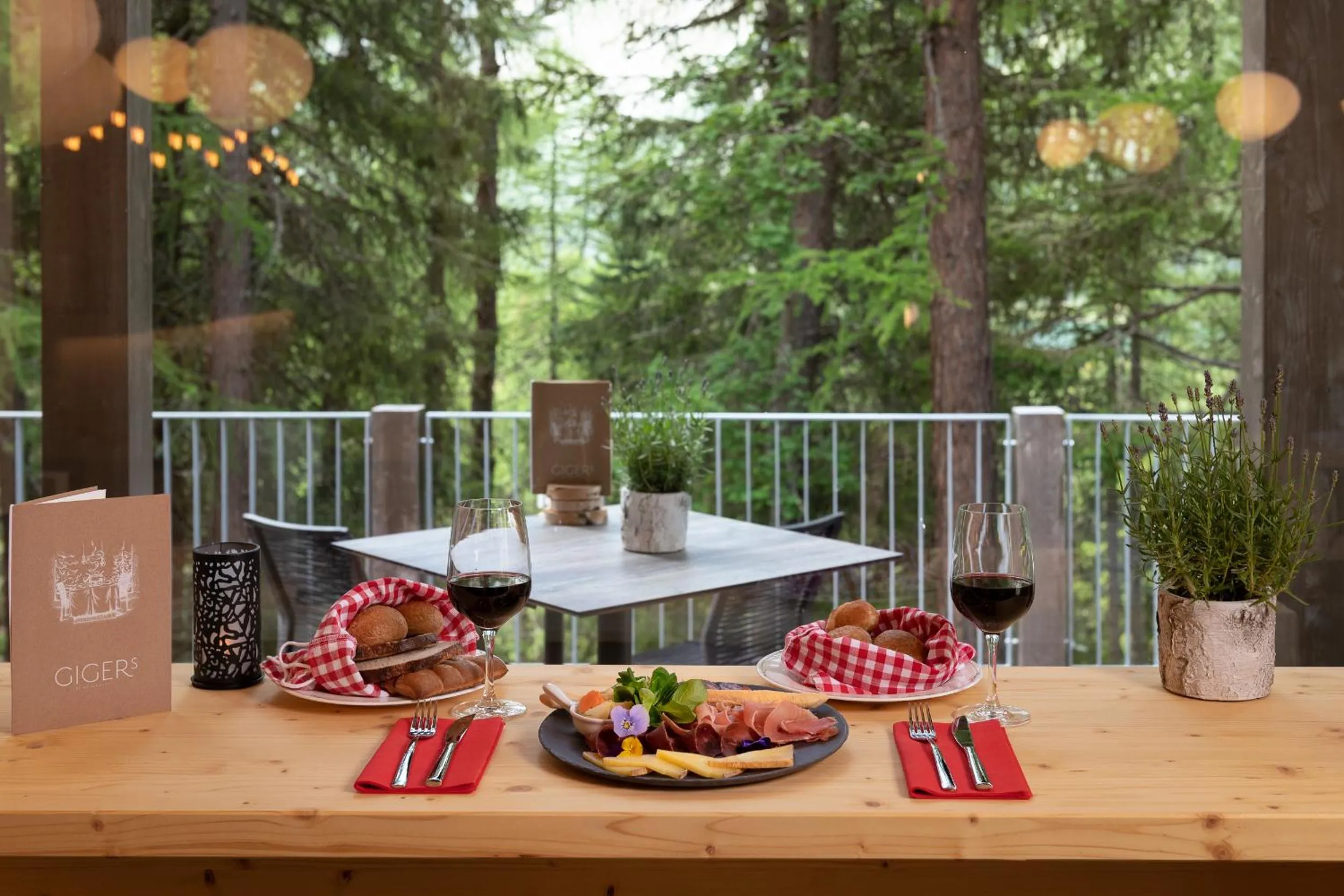 Restaurant/places to eat in Hotel Waldhaus Sils