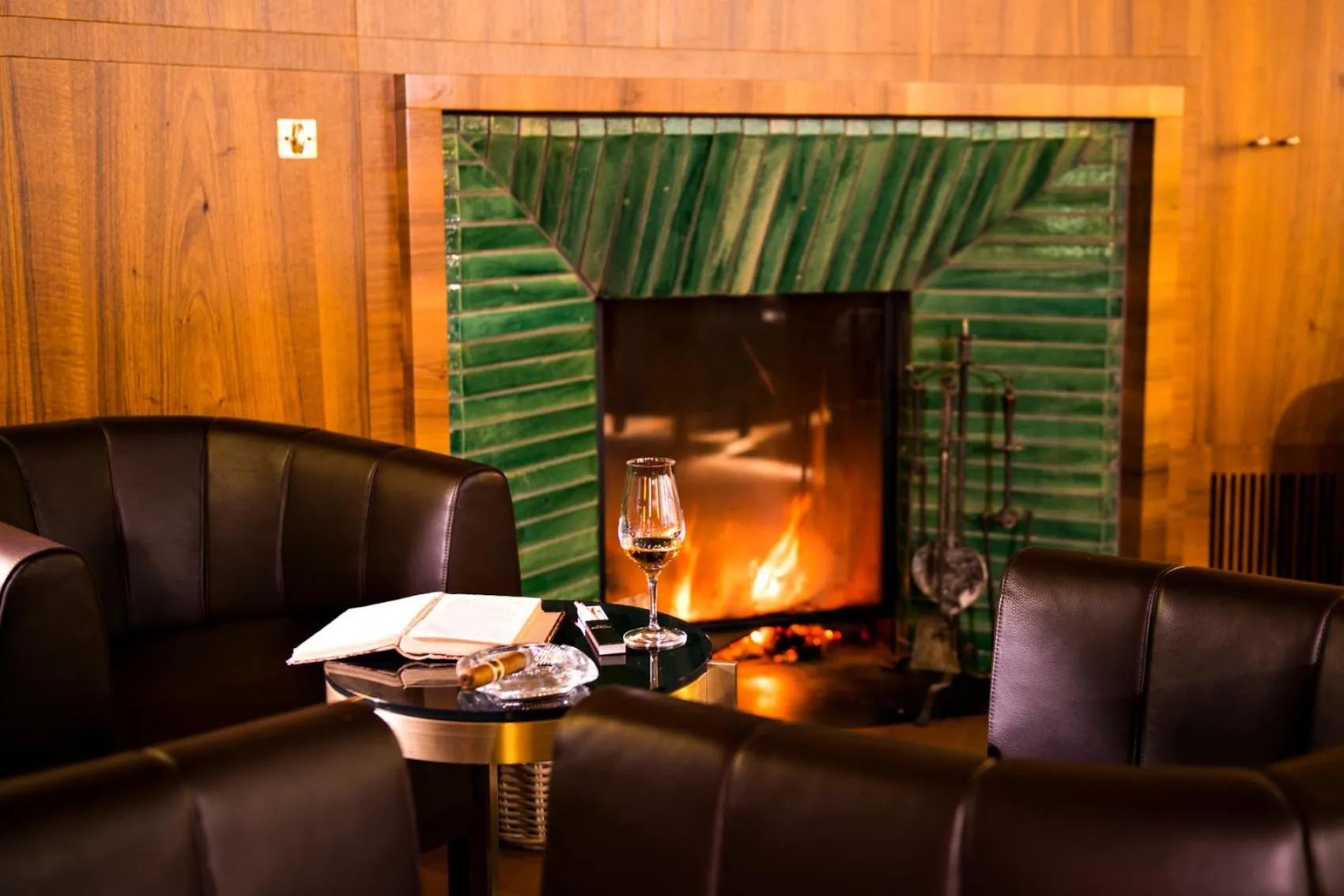 Lounge or bar in Hotel Waldhaus Sils