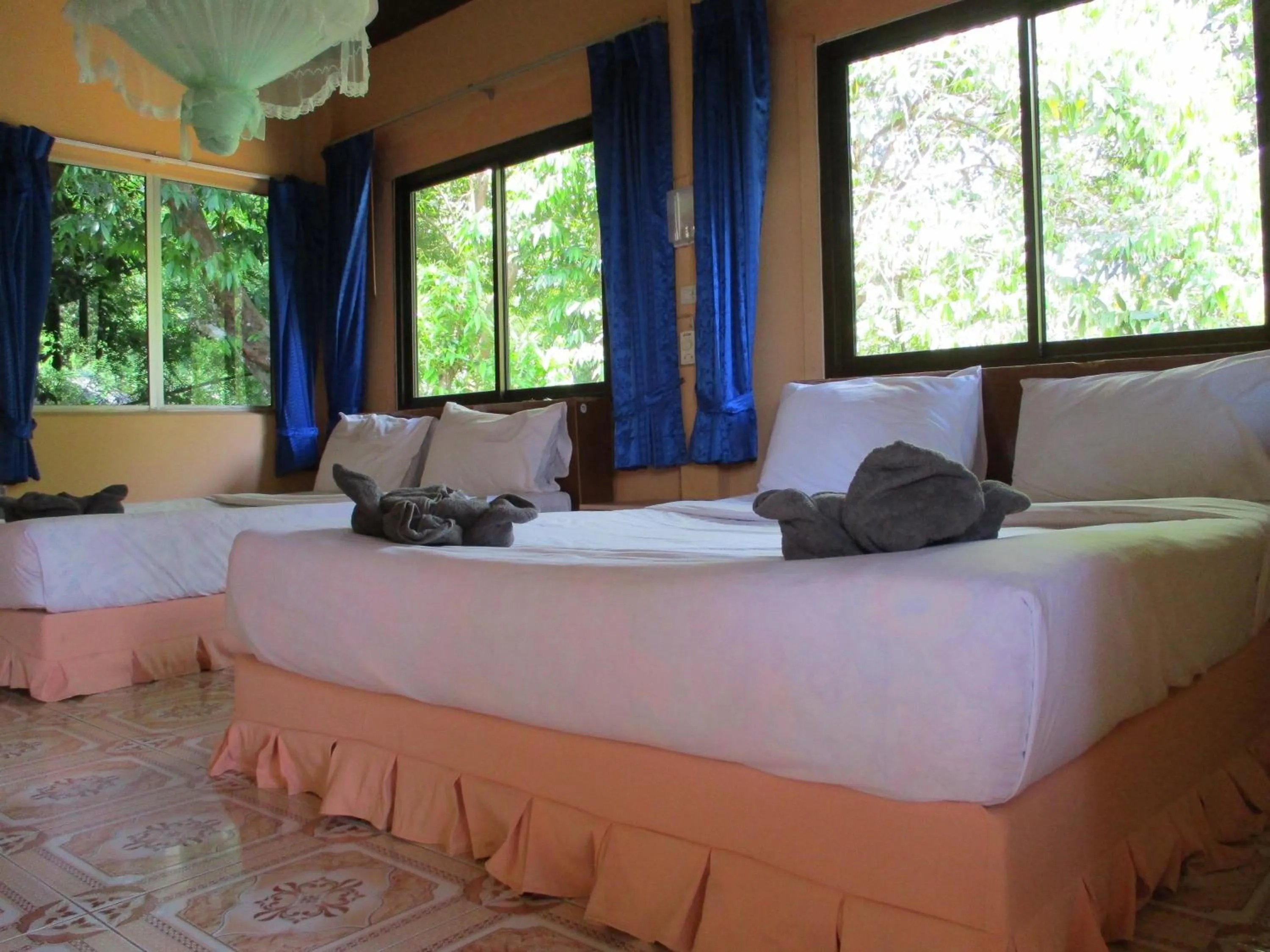 Bed in Khaosok Island Resort