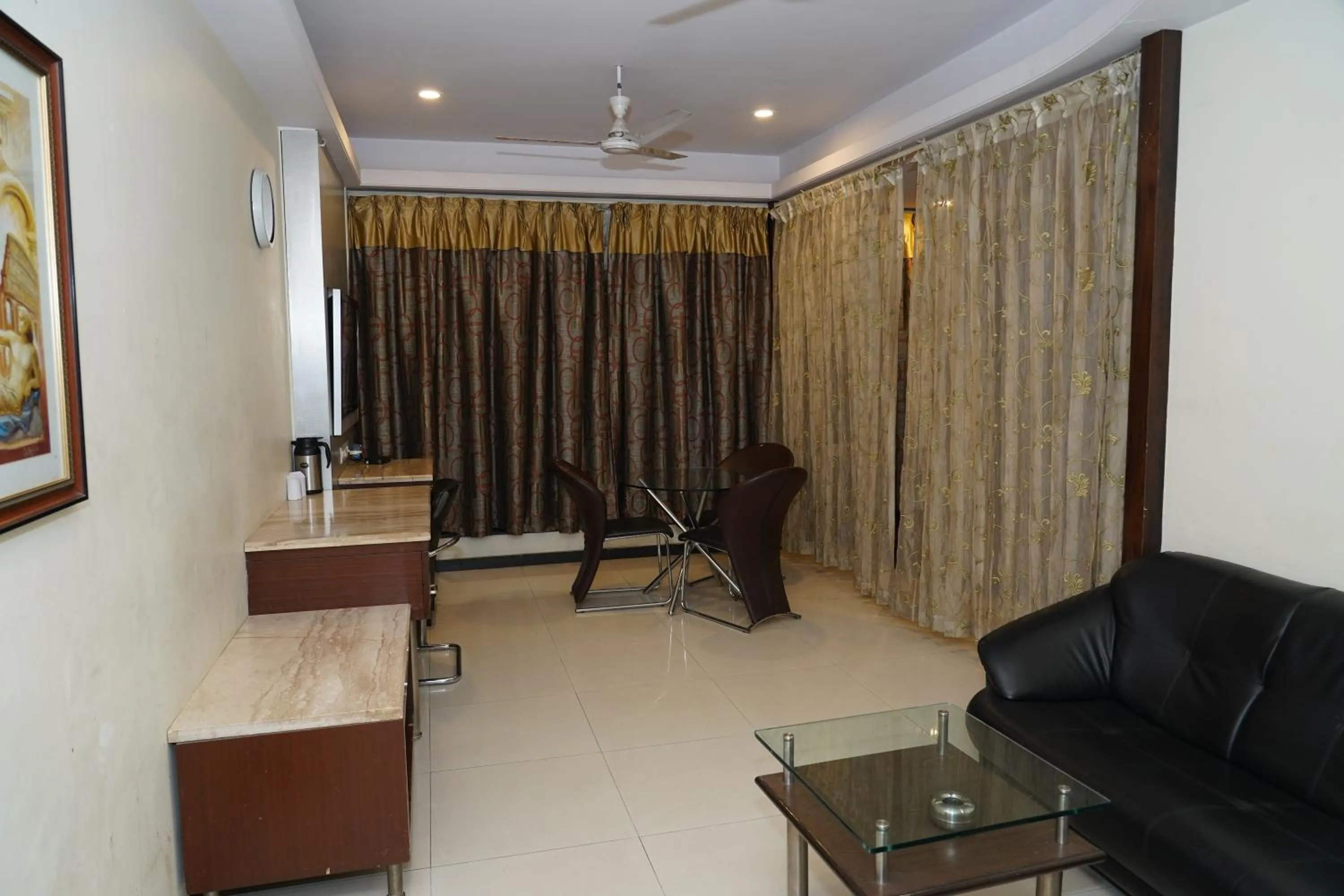 Bed in Marshall The Grand Hotel