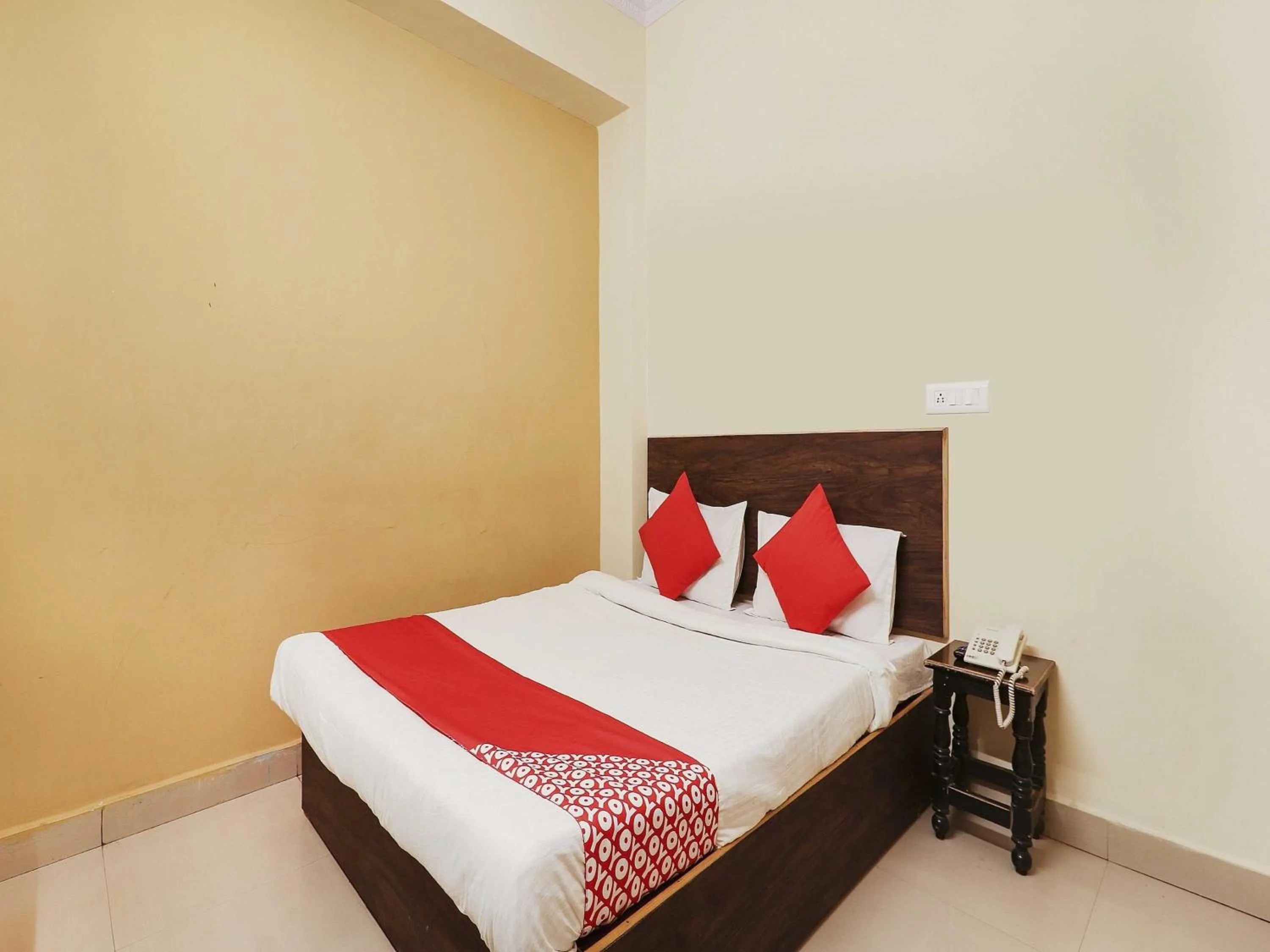 Bedroom in Hotel O Sai Pariwar