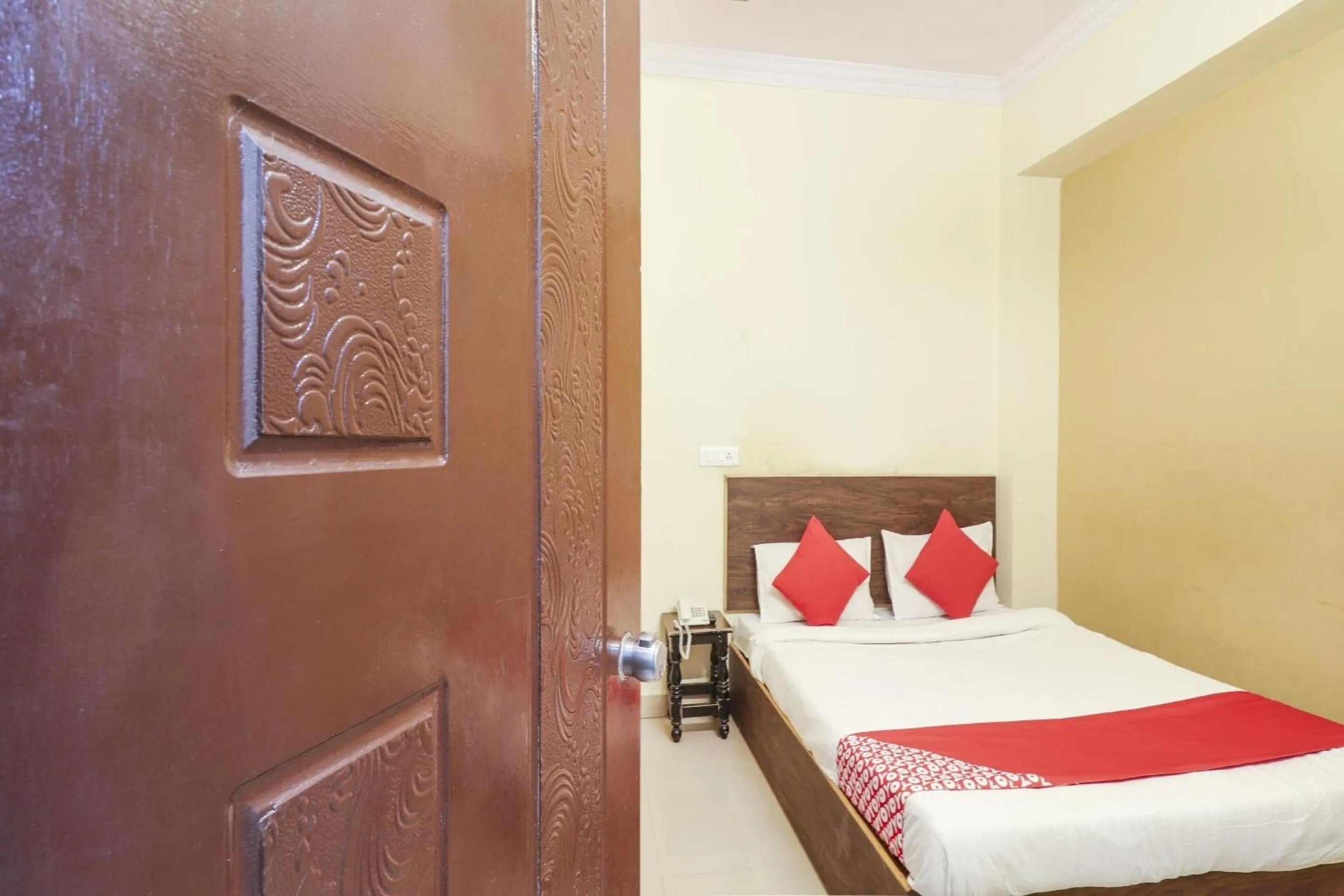 Bedroom in Hotel O Sai Pariwar