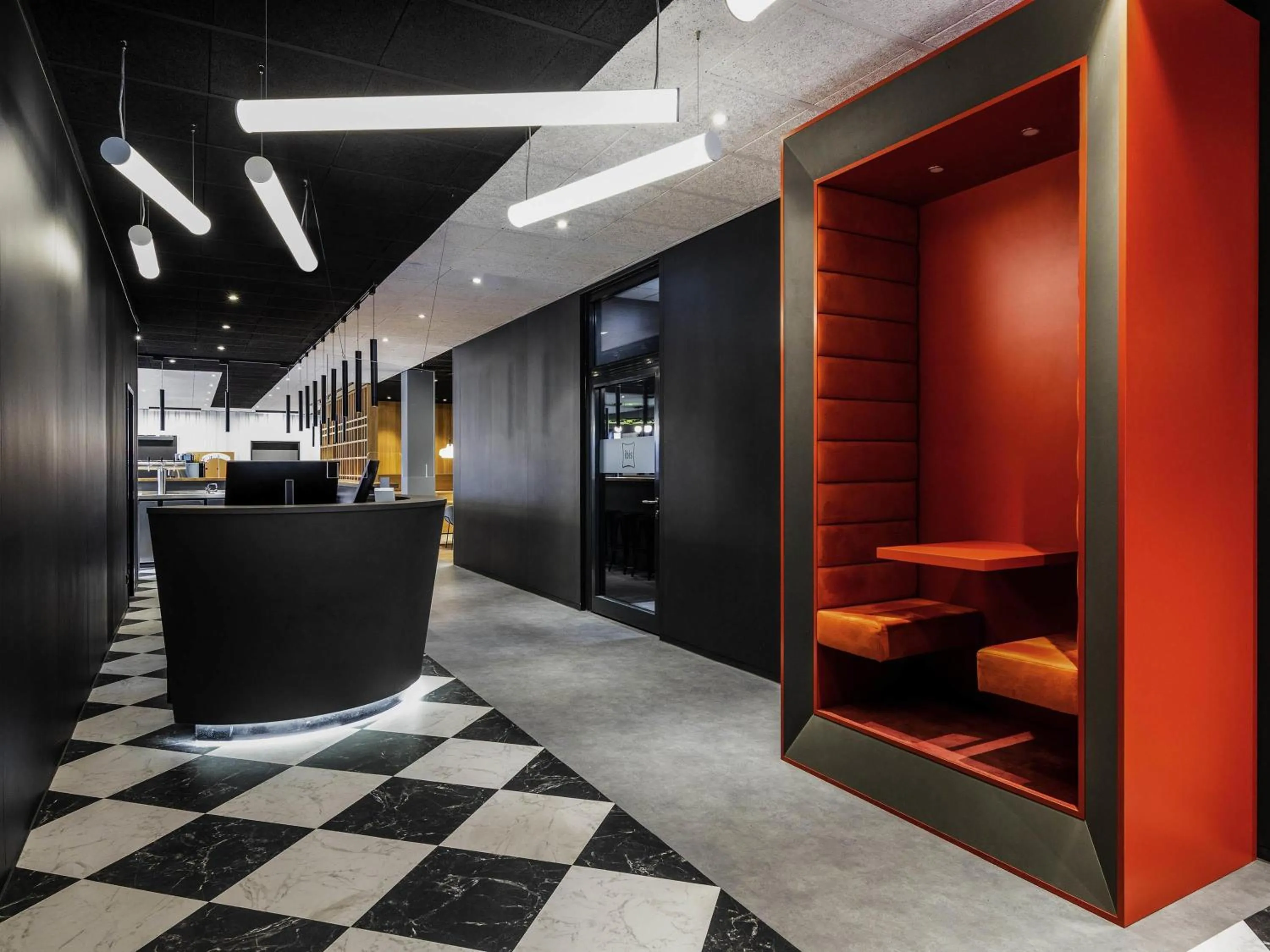 Restaurant/places to eat in ibis Duesseldorf Airport