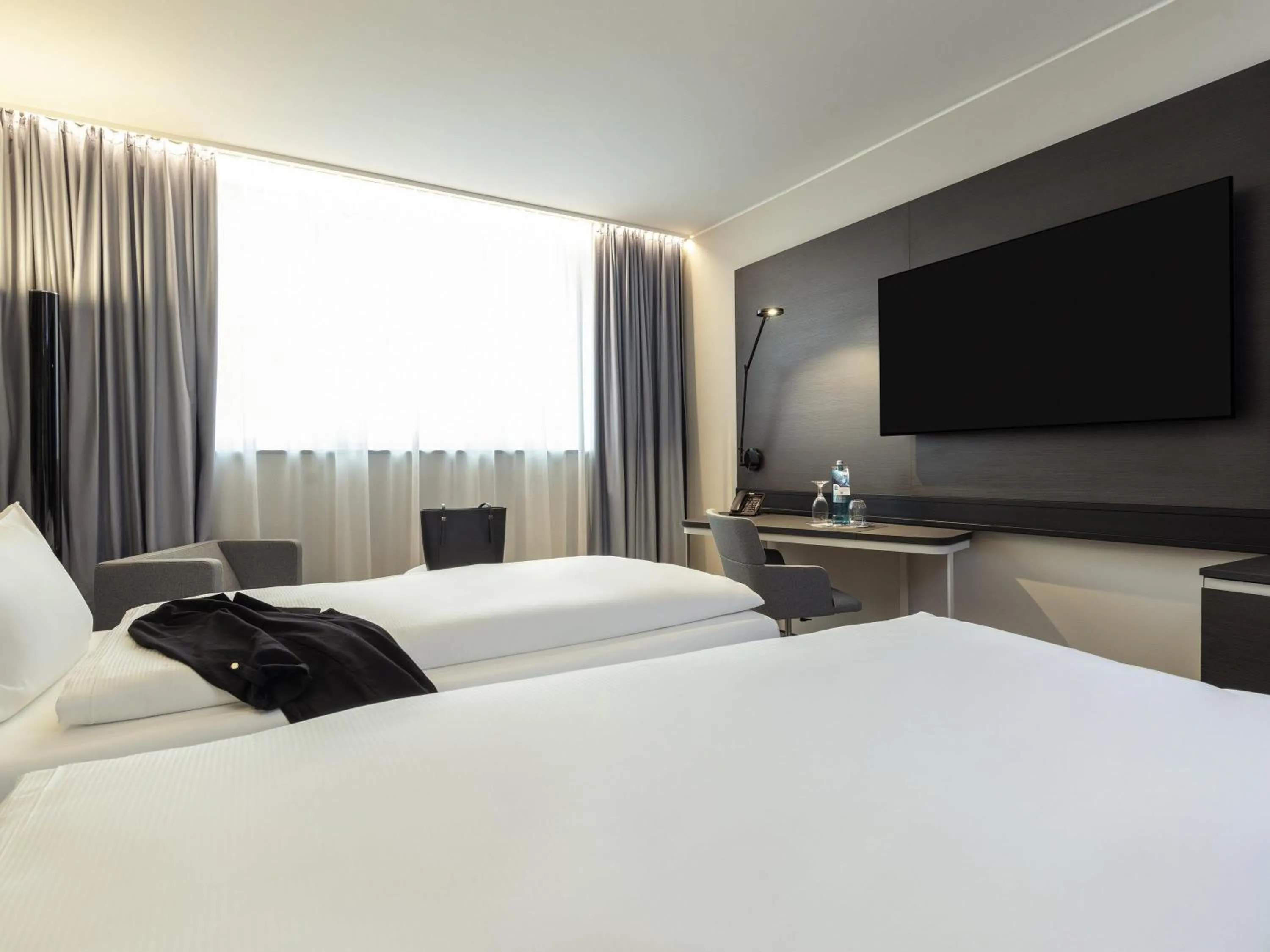Bedroom, Bed in Novotel Duesseldorf Airport