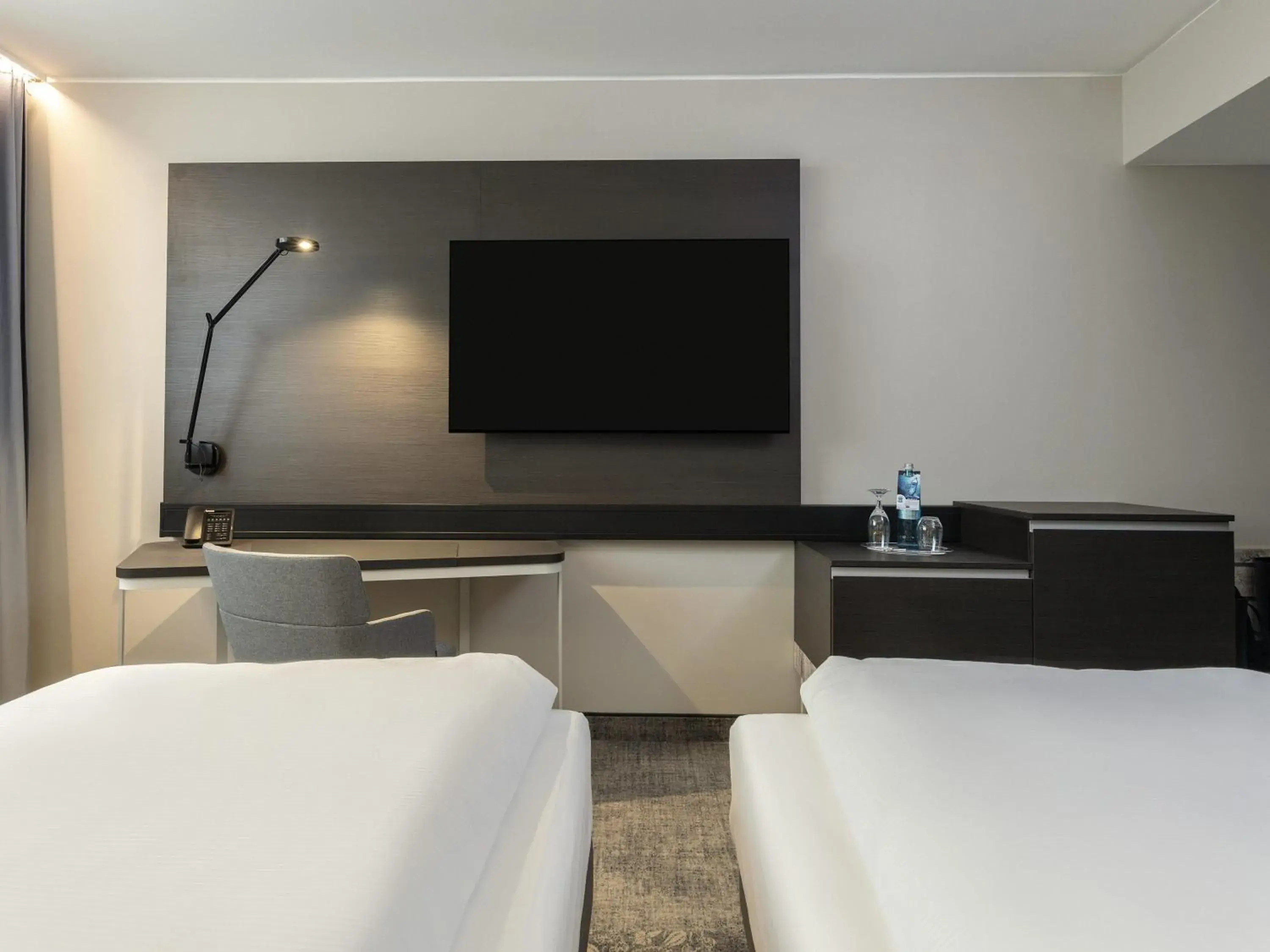 Standard Twin Room in Novotel Duesseldorf Airport Standard Twin Room in Novotel Duesseldorf Airport