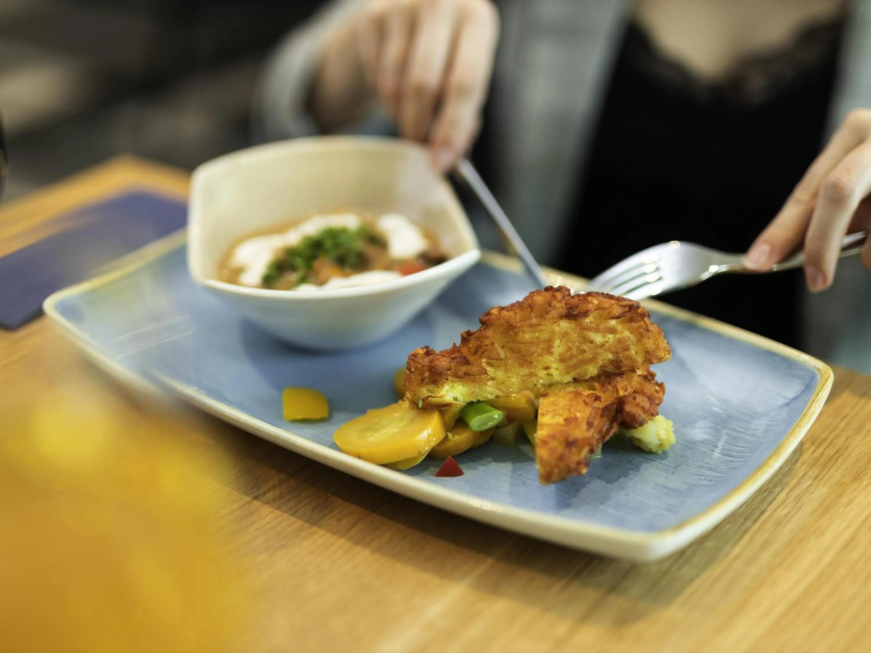 Restaurant/places to eat in Novotel Duesseldorf Airport