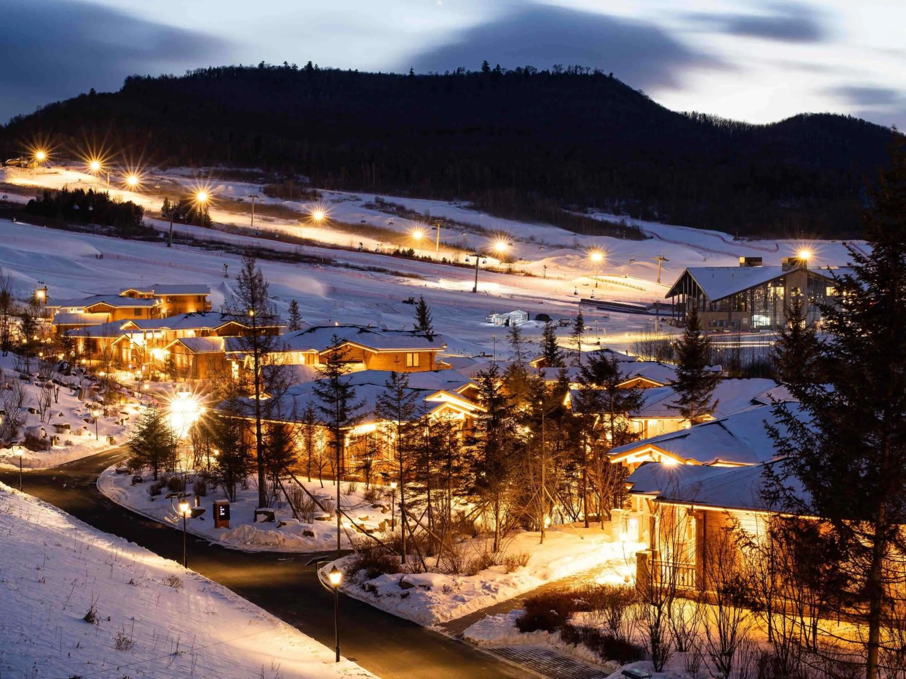 Property building in Swissôtel Resort Changbaishan