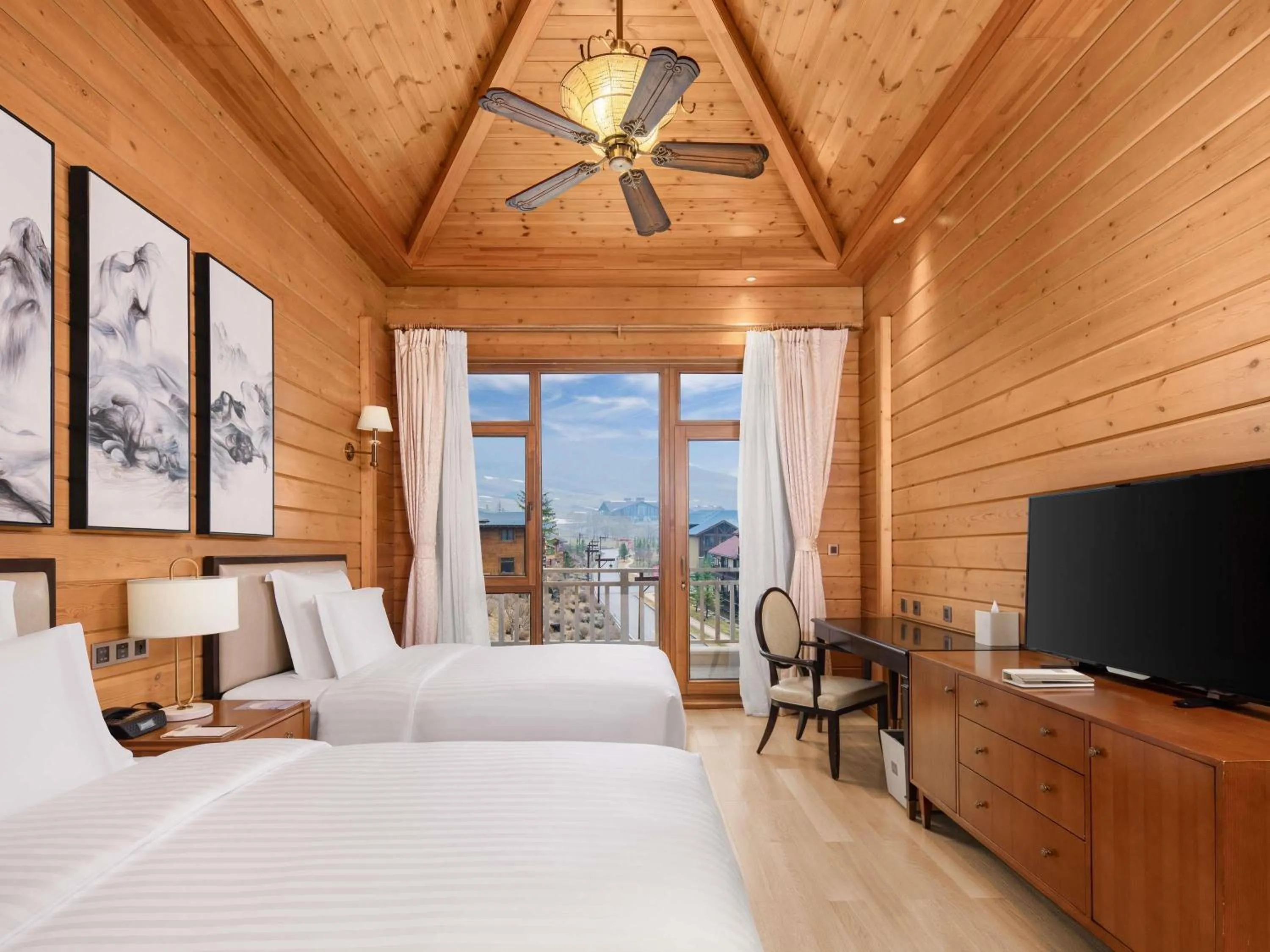 Bedroom, Bed in Swissôtel Resort Changbaishan