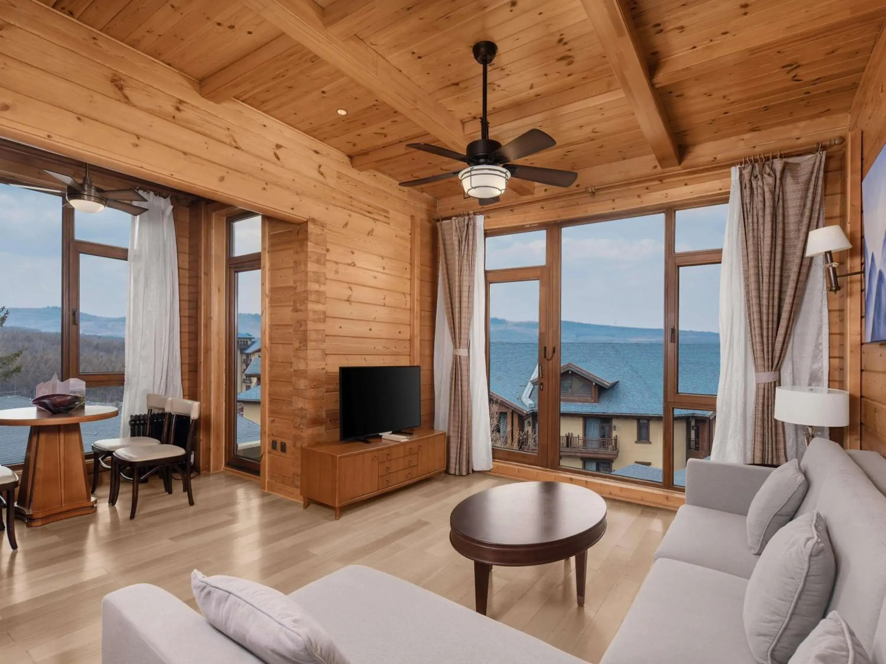 Swiss Loft Villa with Mountain View in Swissôtel Resort Changbaishan Swiss Loft Villa with Mountain View in Swissôtel Resort Changbaishan