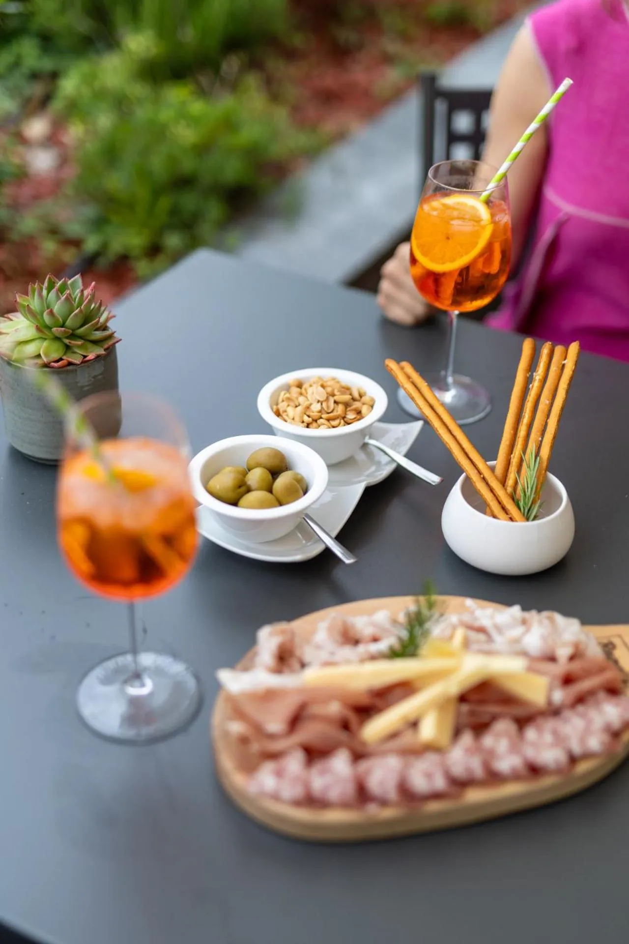 Restaurant/places to eat in Hotel La Perla