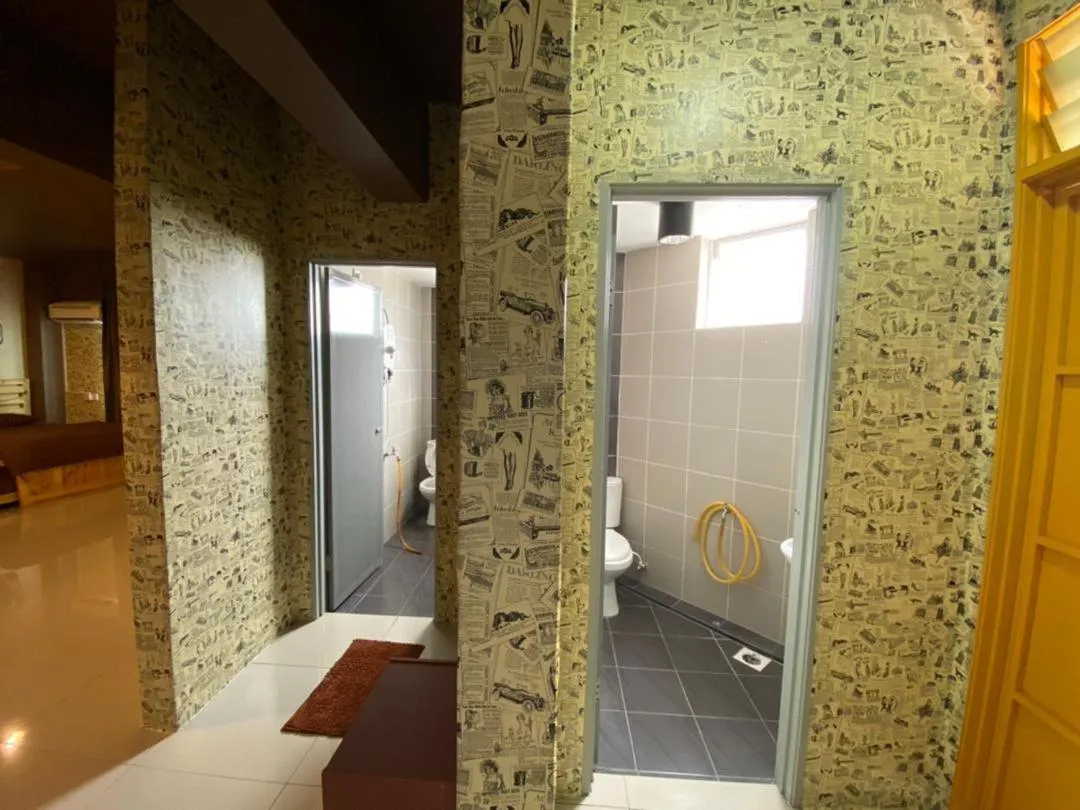 Shower in ANTZ Village Studio