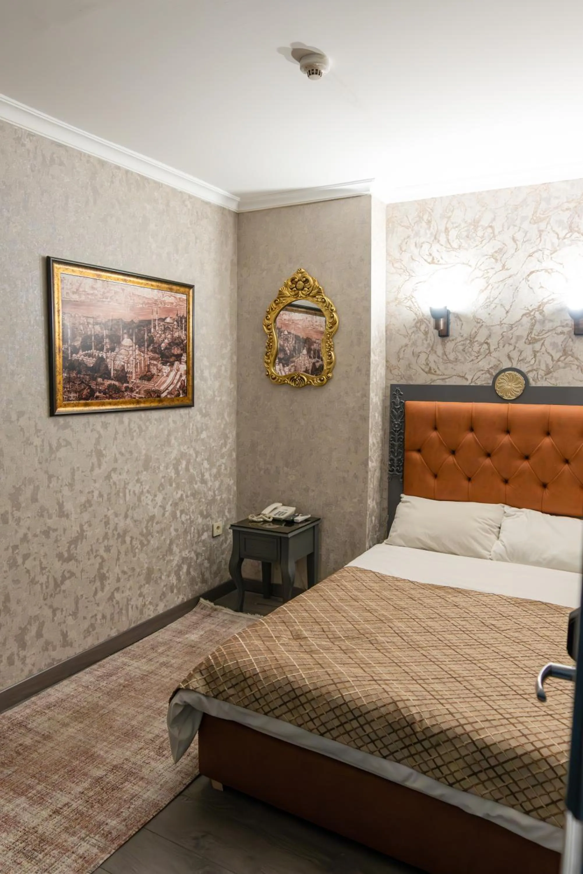 Bedroom, Bed in Taksim Cuento Hotel