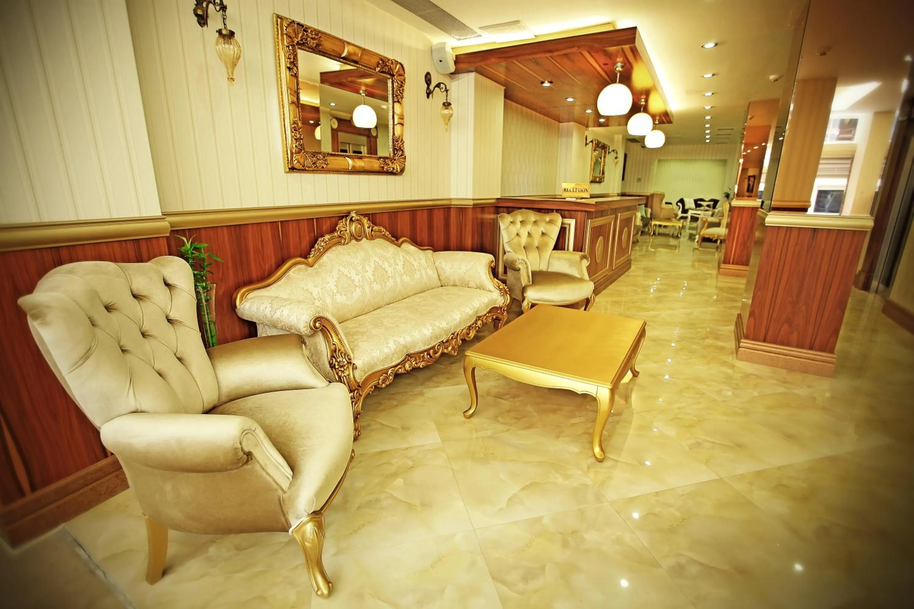 Lobby or reception in Taksim Cuento Hotel