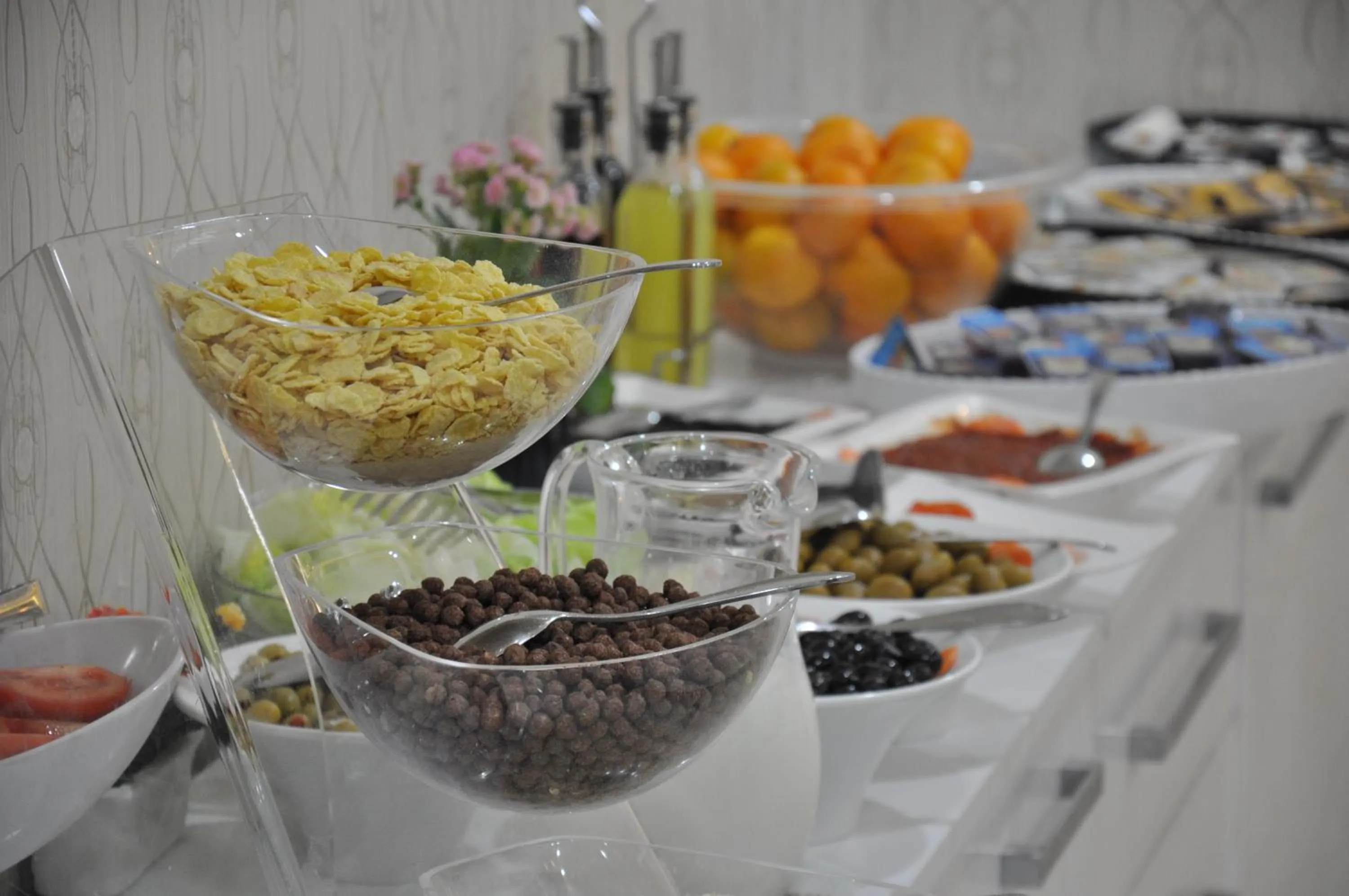 Restaurant/places to eat in Taksim Cuento Hotel