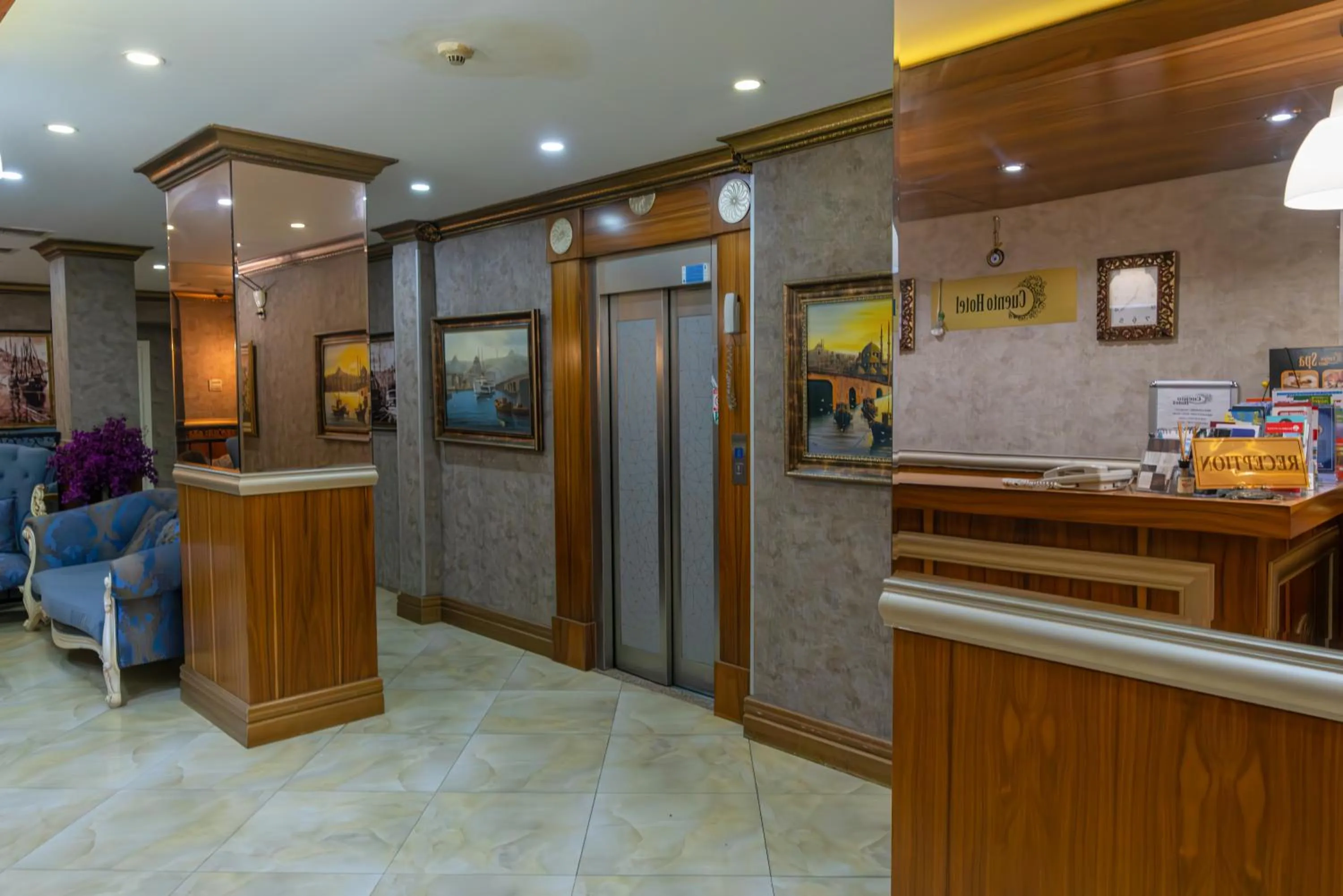 Seating area in Taksim Cuento Hotel