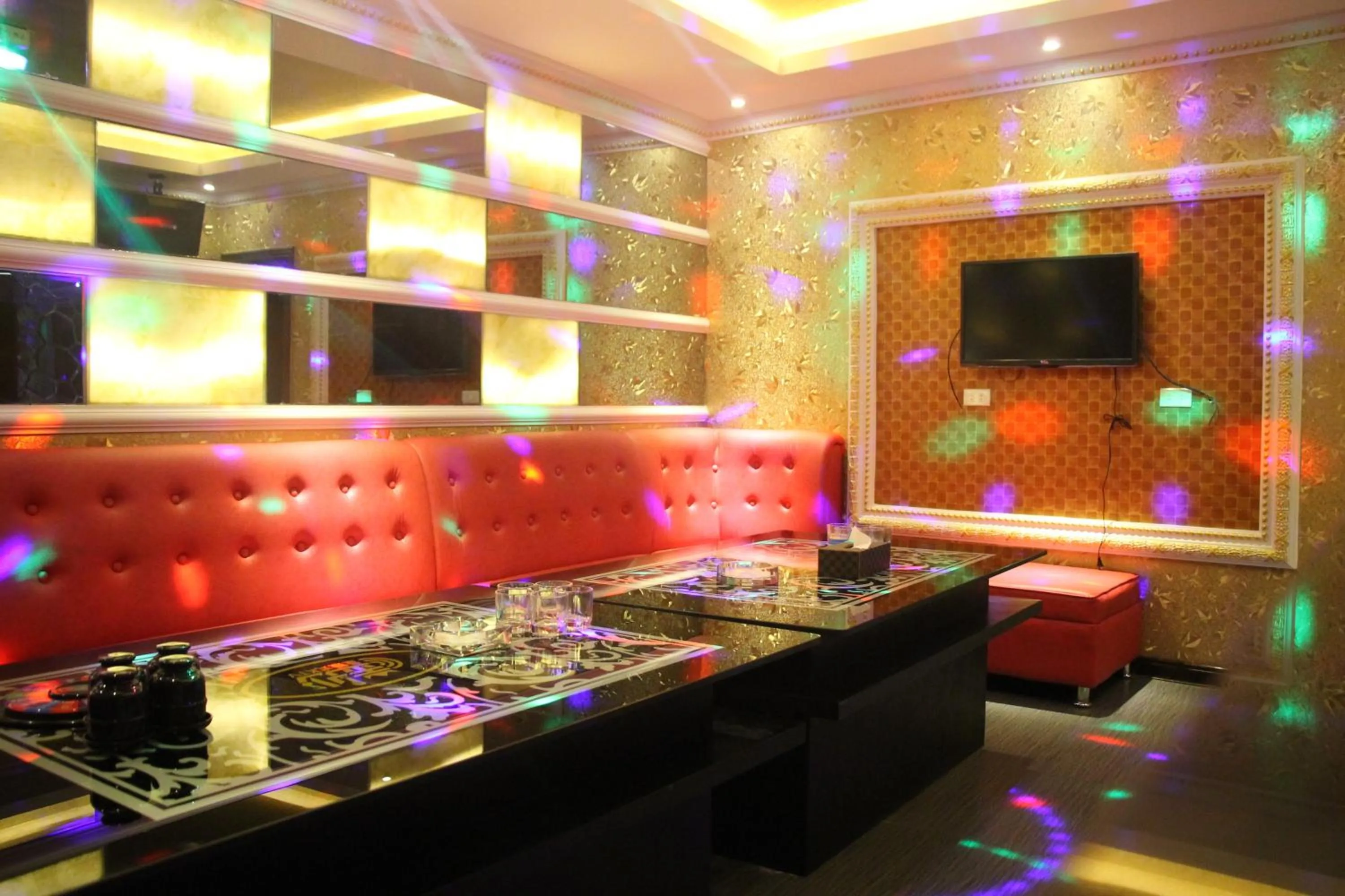 Karaoke in Dela Chambre Hotel