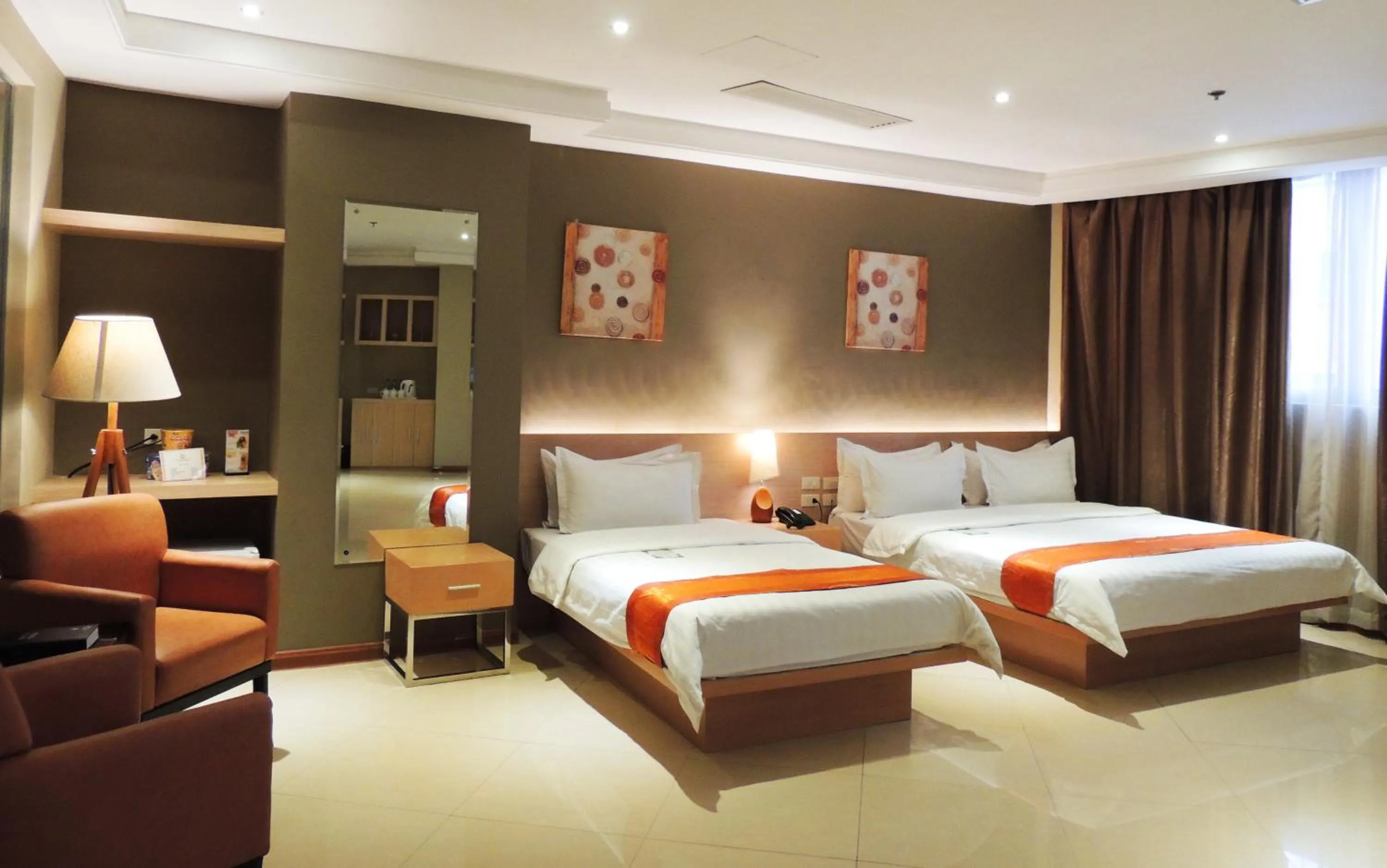 Photo of the whole room, Bed in Dela Chambre Hotel