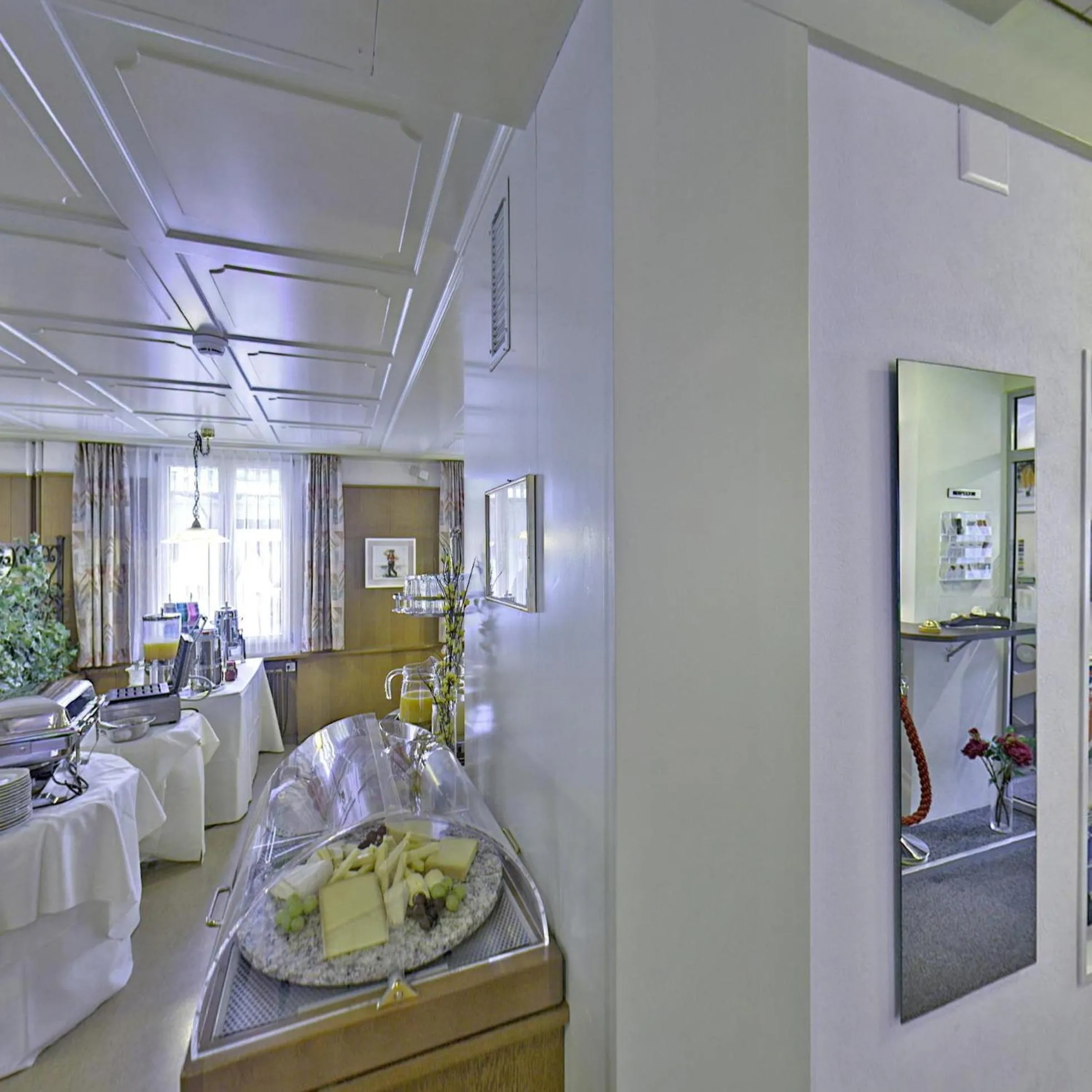 Restaurant/places to eat in Hotel Sporting