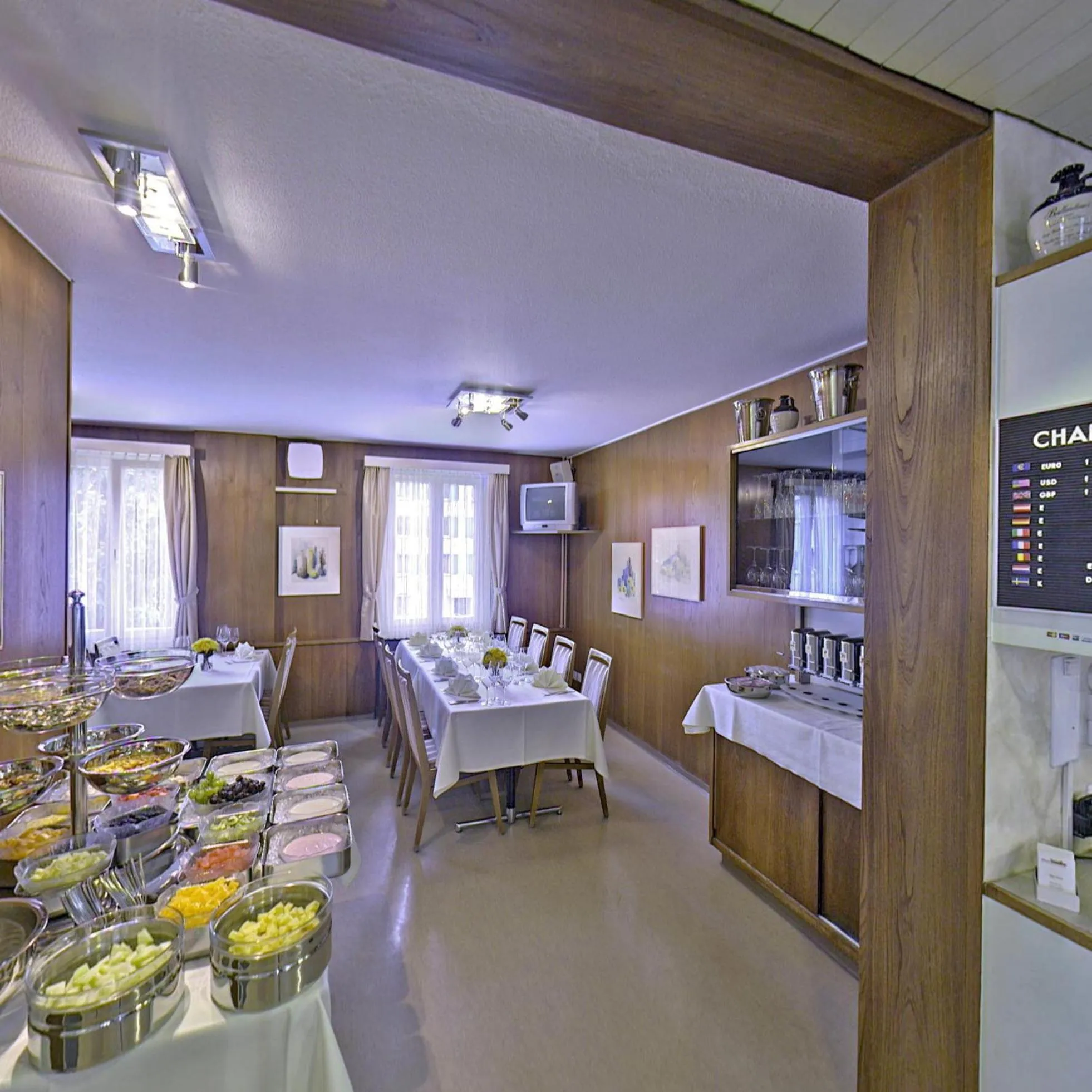 Restaurant/places to eat in Hotel Sporting