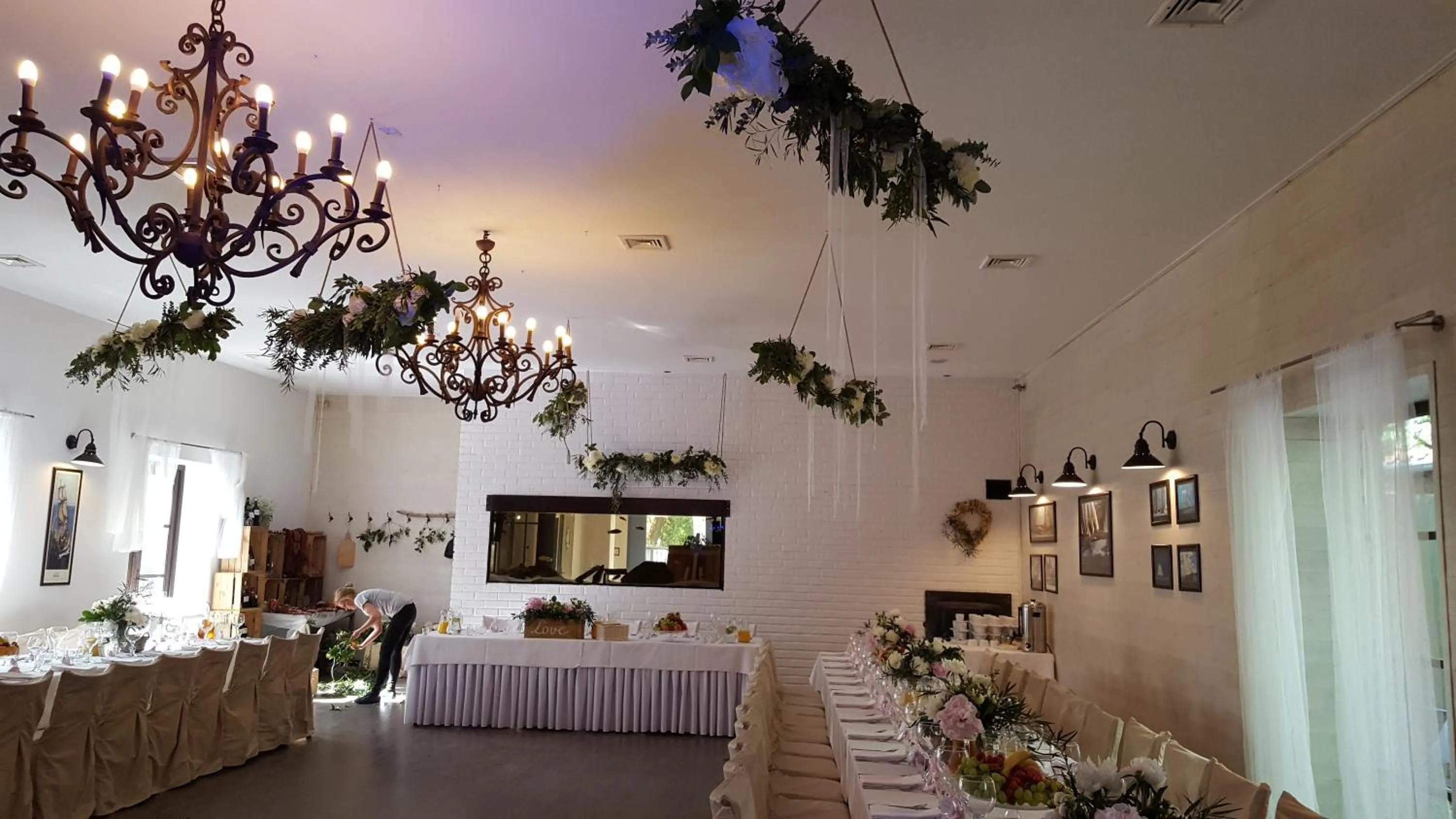 Restaurant/places to eat in Hotel Portus