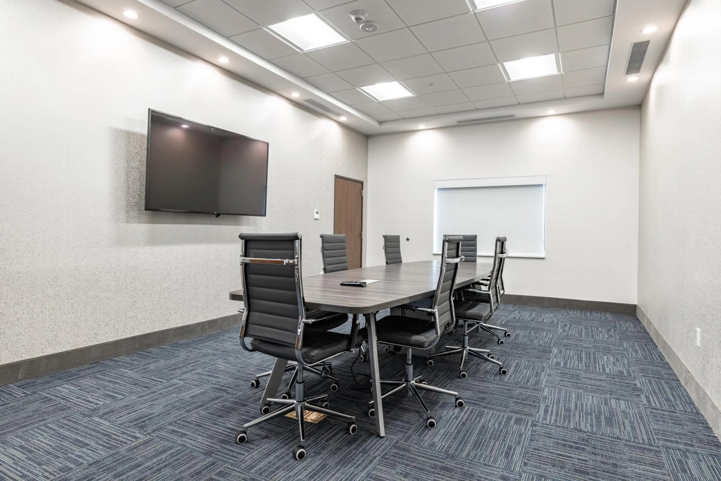 Meeting/conference room in Holiday Inn Express & Suites - Moundsville by IHG