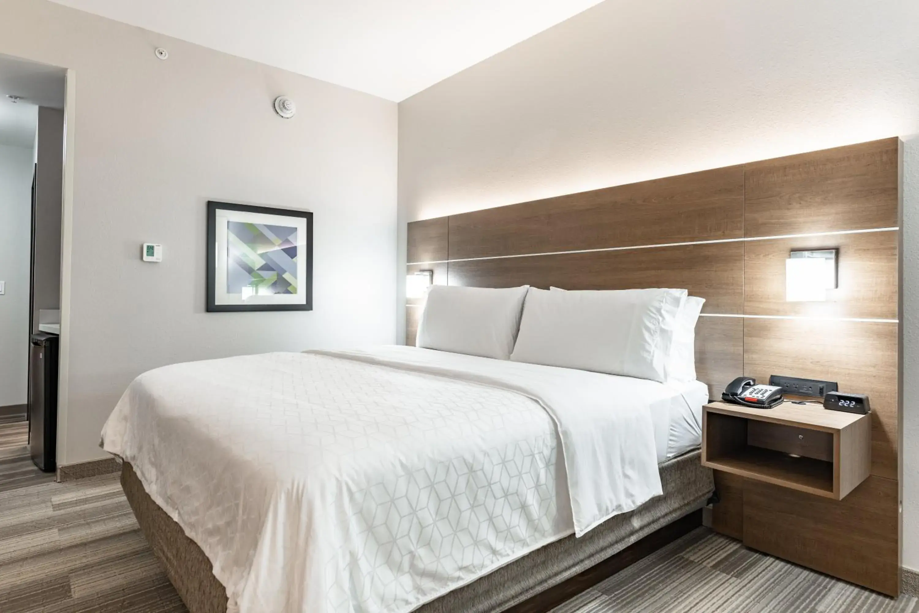 King Room - Mobility Access Roll in Shower/Non-Smoking in Holiday Inn Express & Suites - Moundsville by IHG King Room - Mobility Access Roll in Shower/Non-Smoking in Holiday Inn Express & Suites - Moundsville by IHG