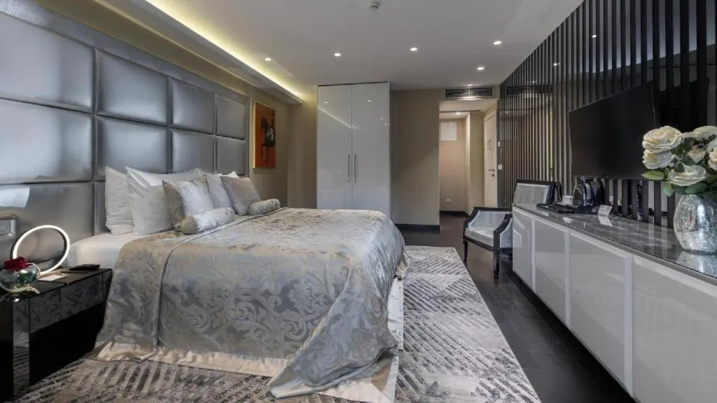 Bedroom, Bed in Hotel 9