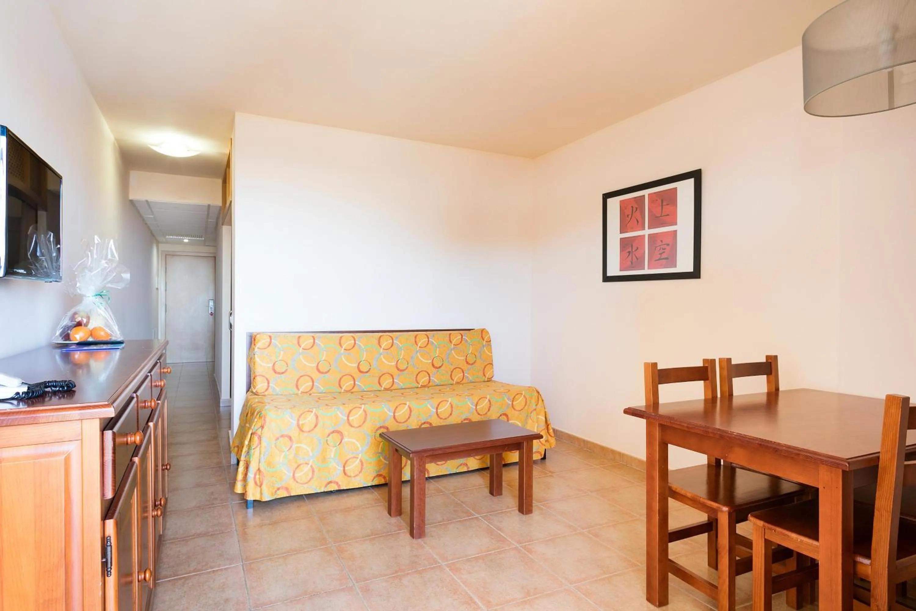 Photo of the whole room in Apartamentos Best Alcazar